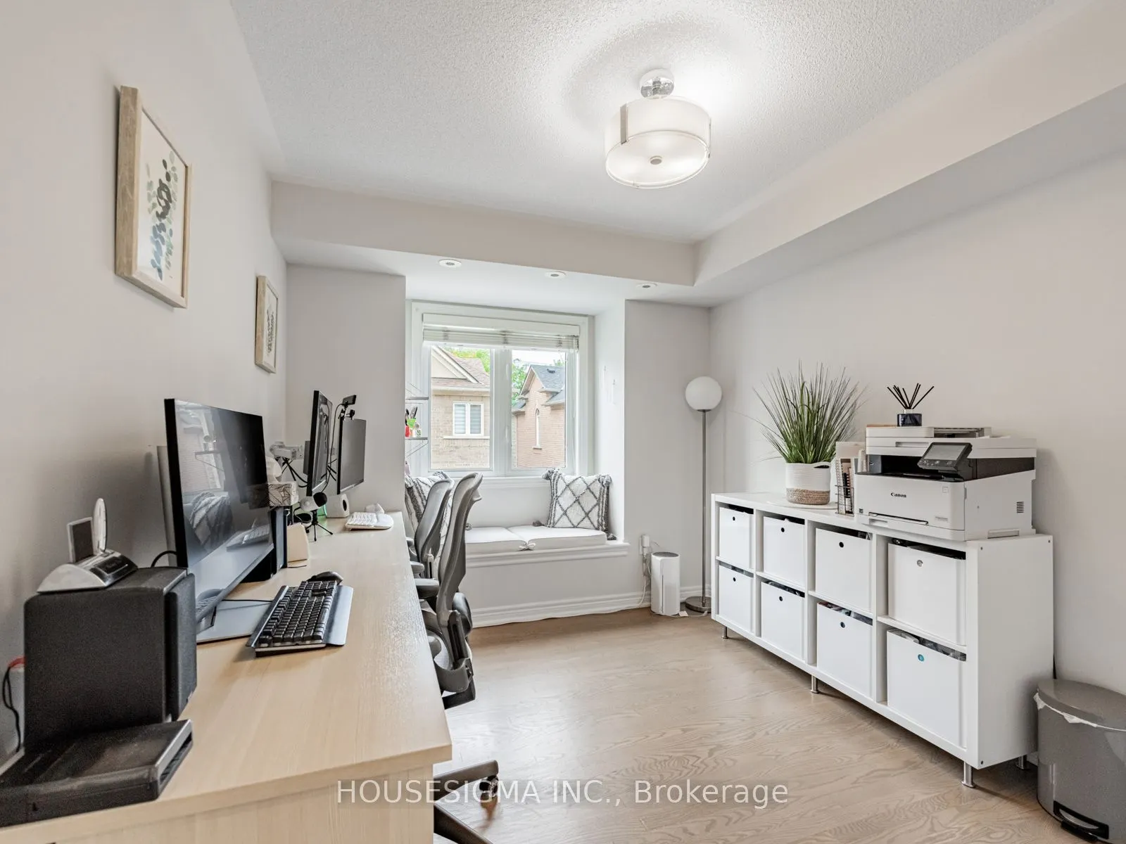 60 Rosewood Avenue, #206