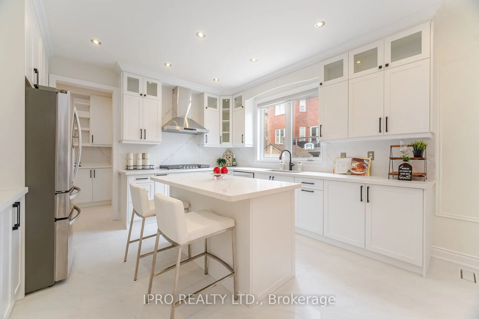 2185 Highcliffe Way