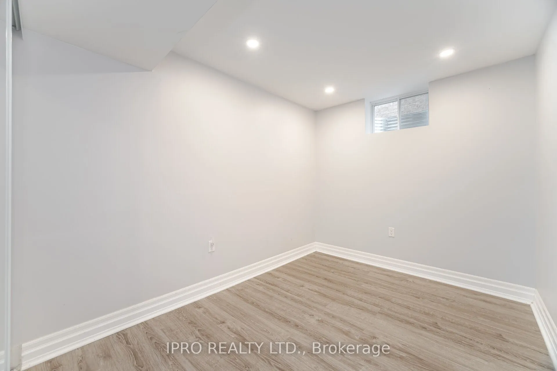 2185 Highcliffe Way