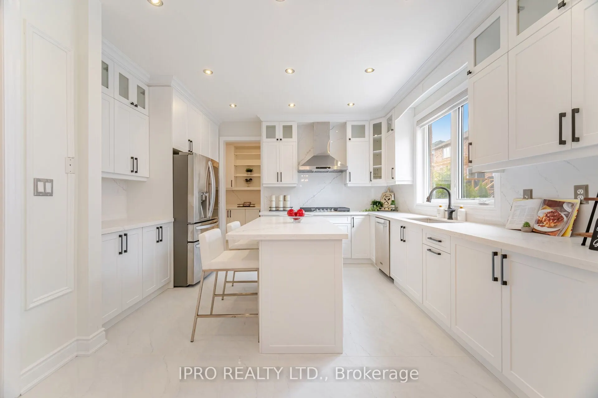 2185 Highcliffe Way