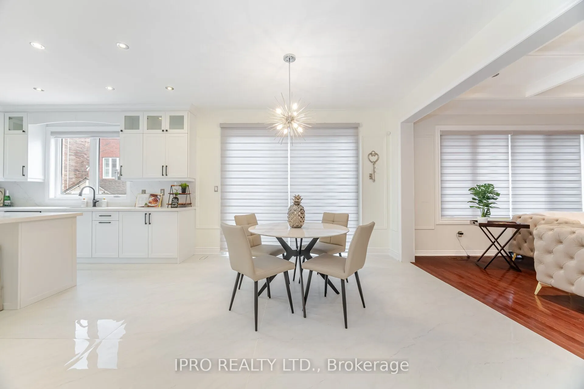 2185 Highcliffe Way