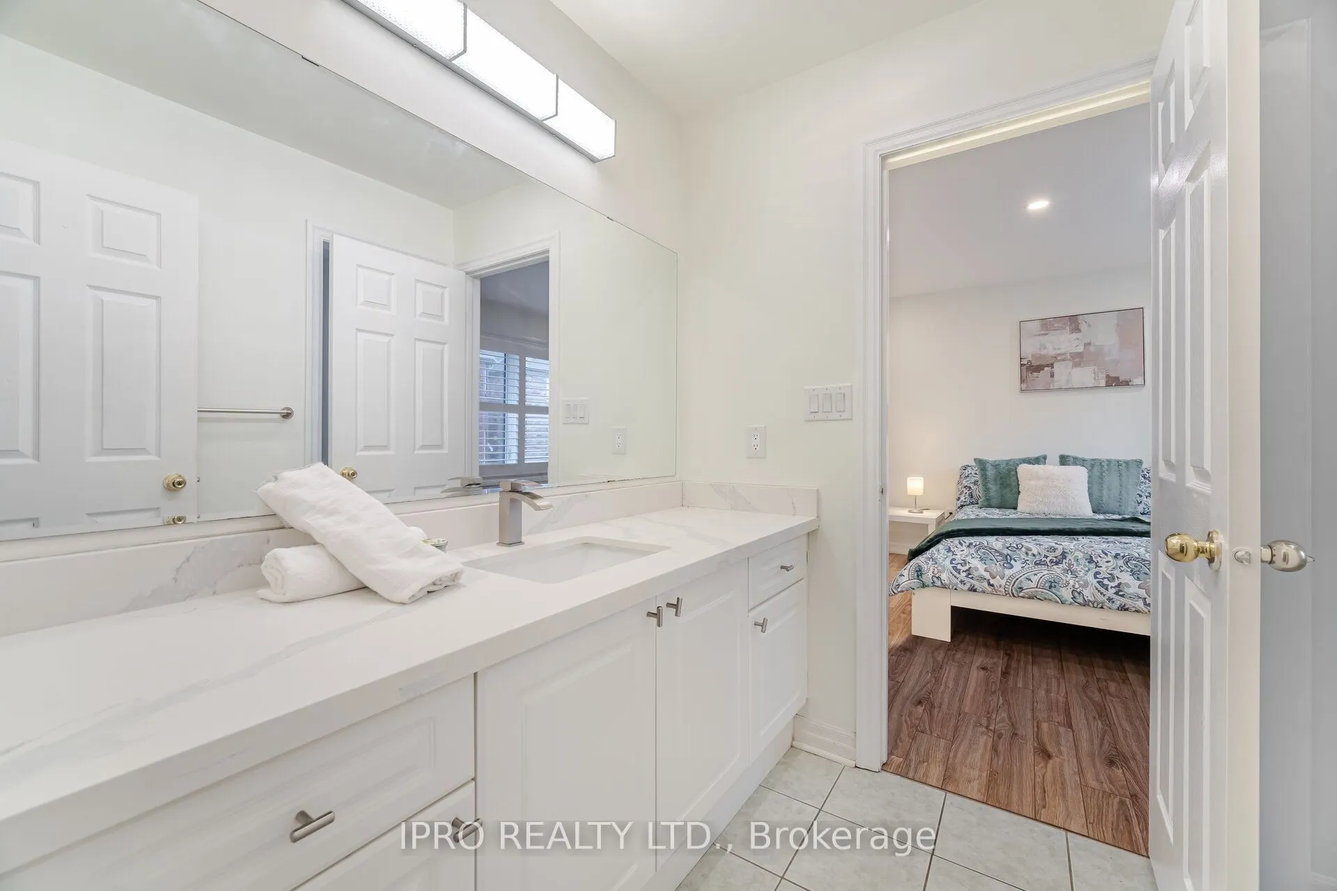 2185 Highcliffe Way
