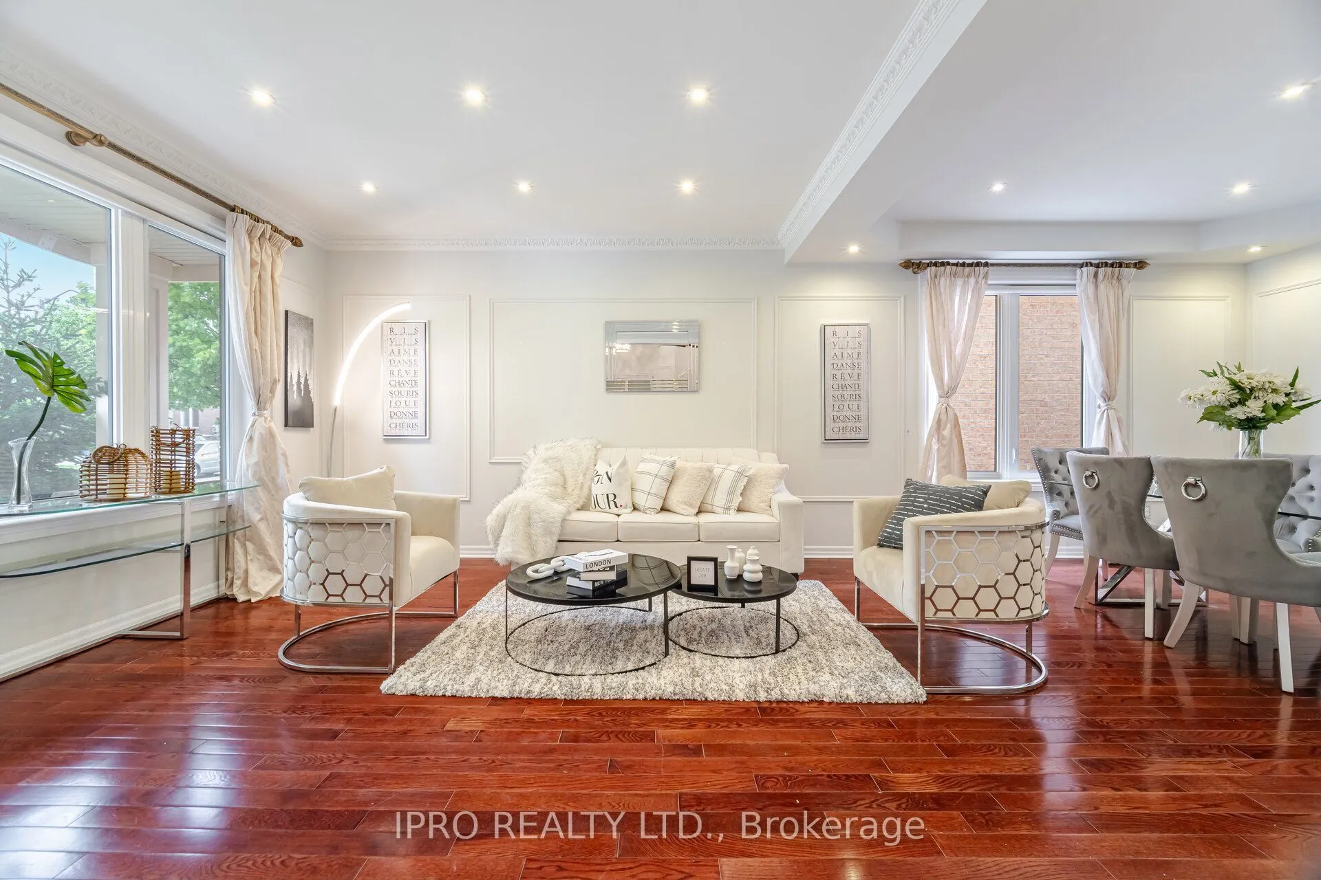 2185 Highcliffe Way