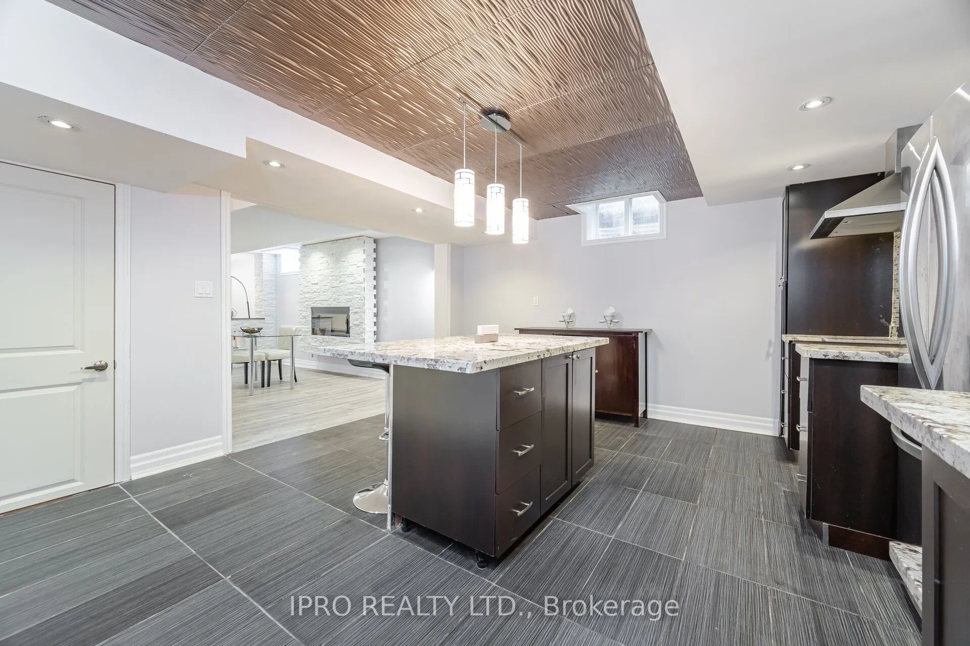 2185 Highcliffe Way