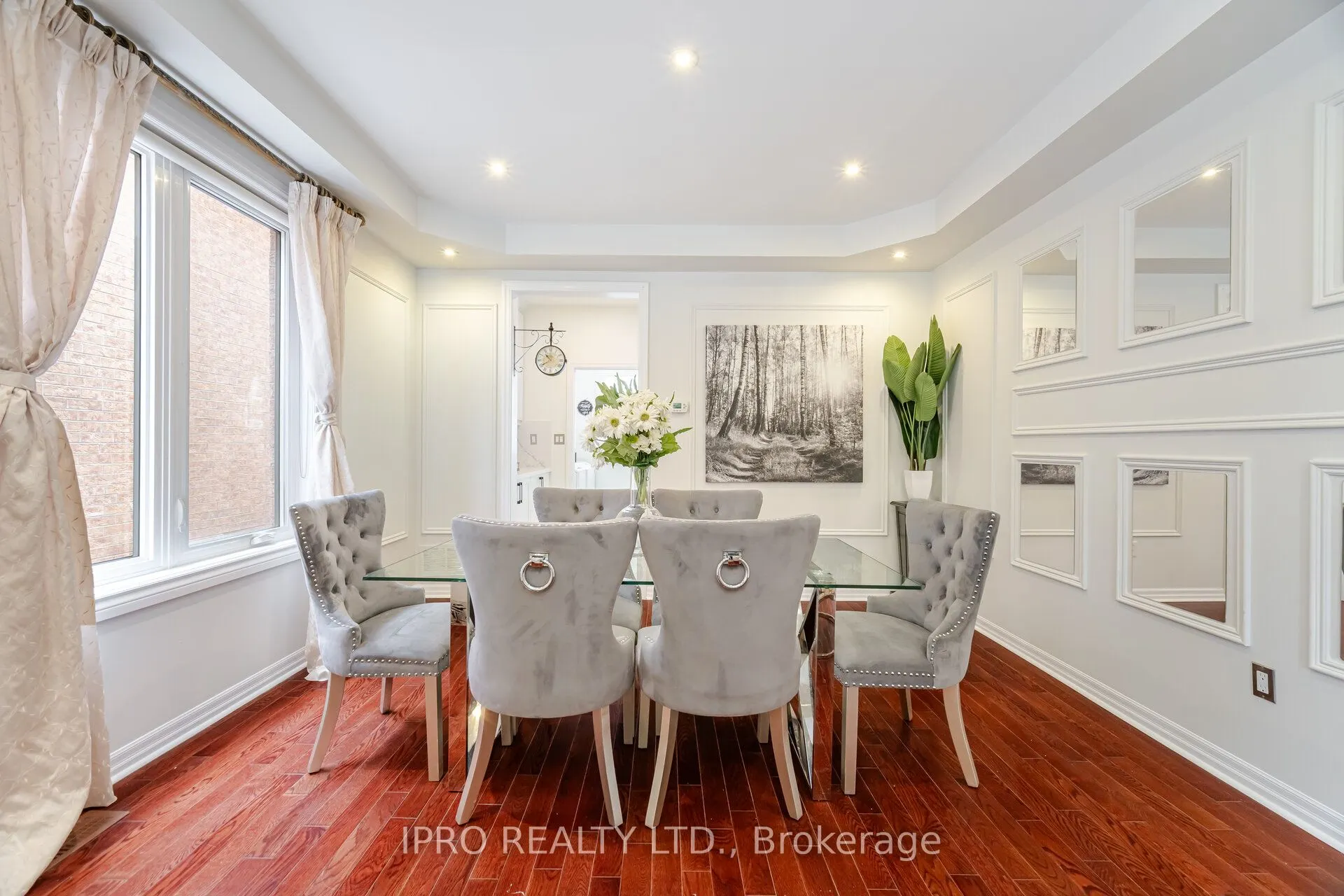 2185 Highcliffe Way