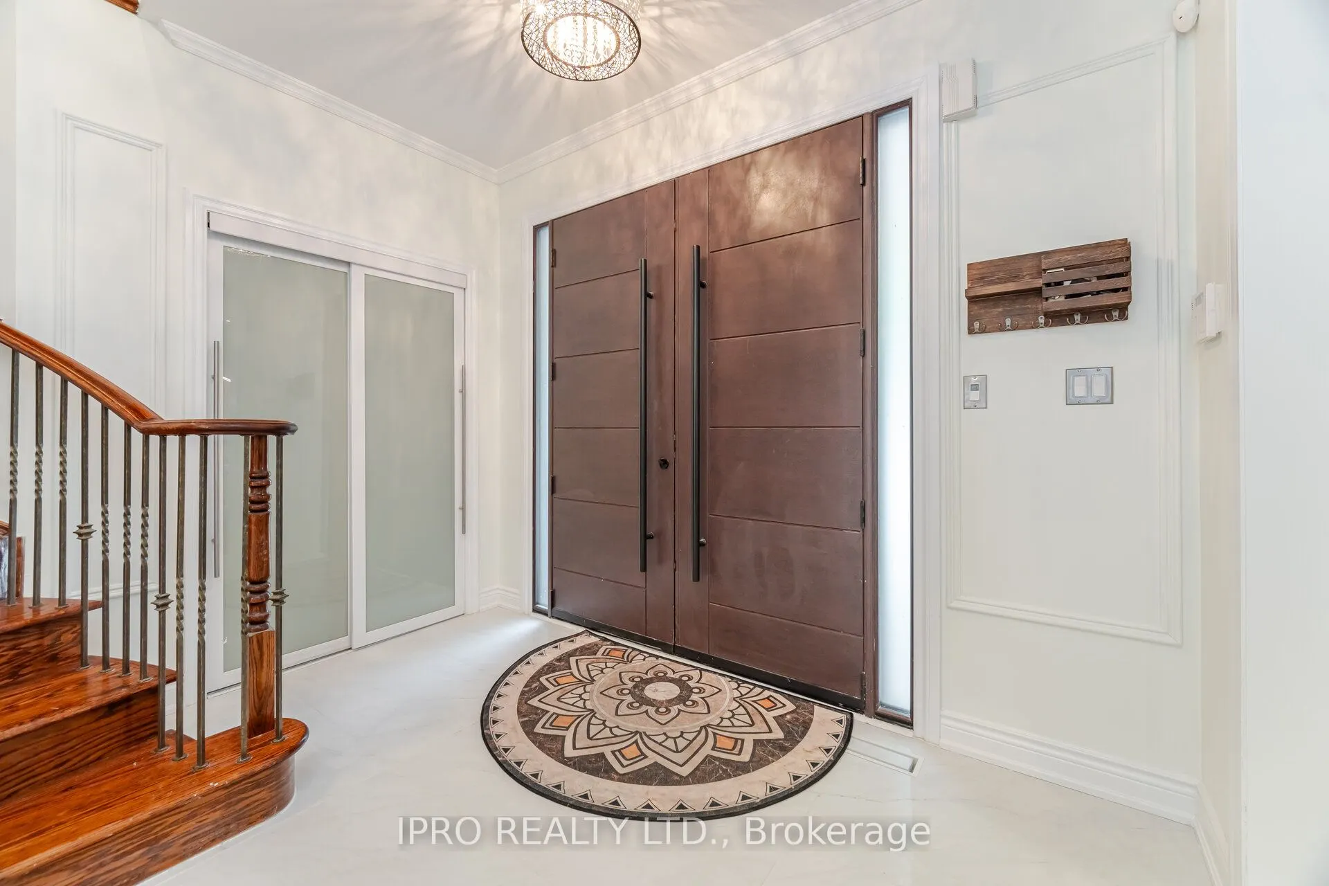 2185 Highcliffe Way