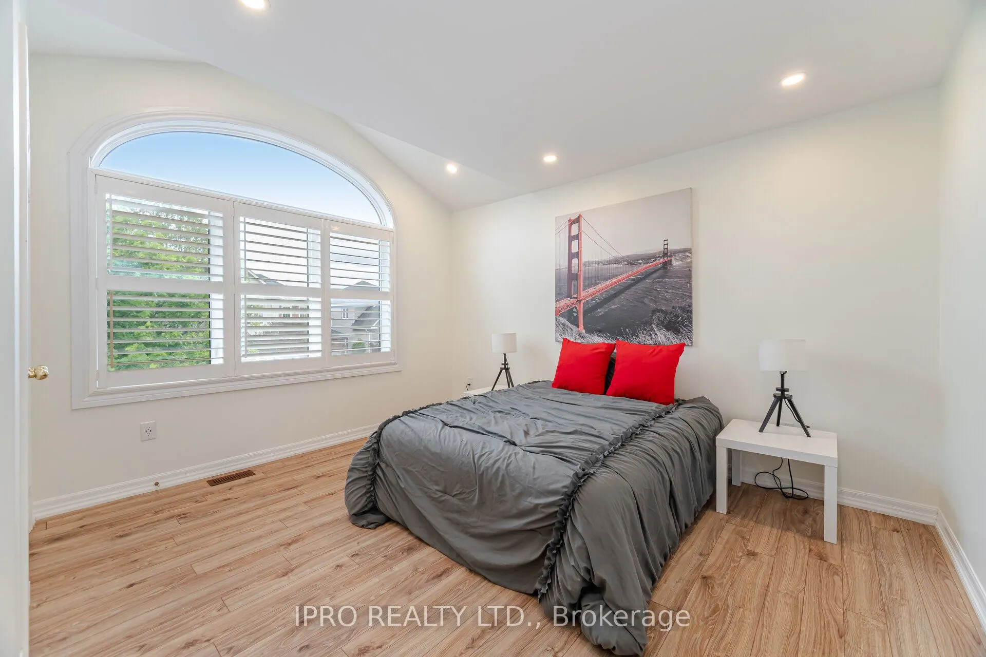 2185 Highcliffe Way