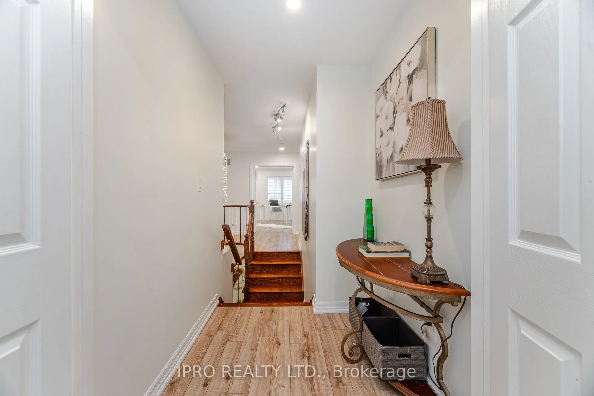 2185 Highcliffe Way