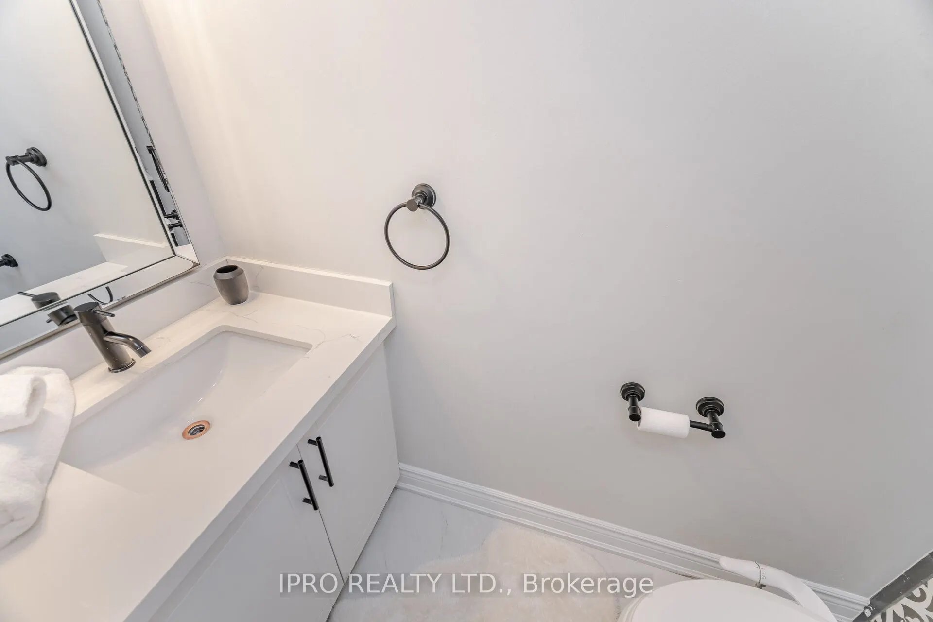 2185 Highcliffe Way