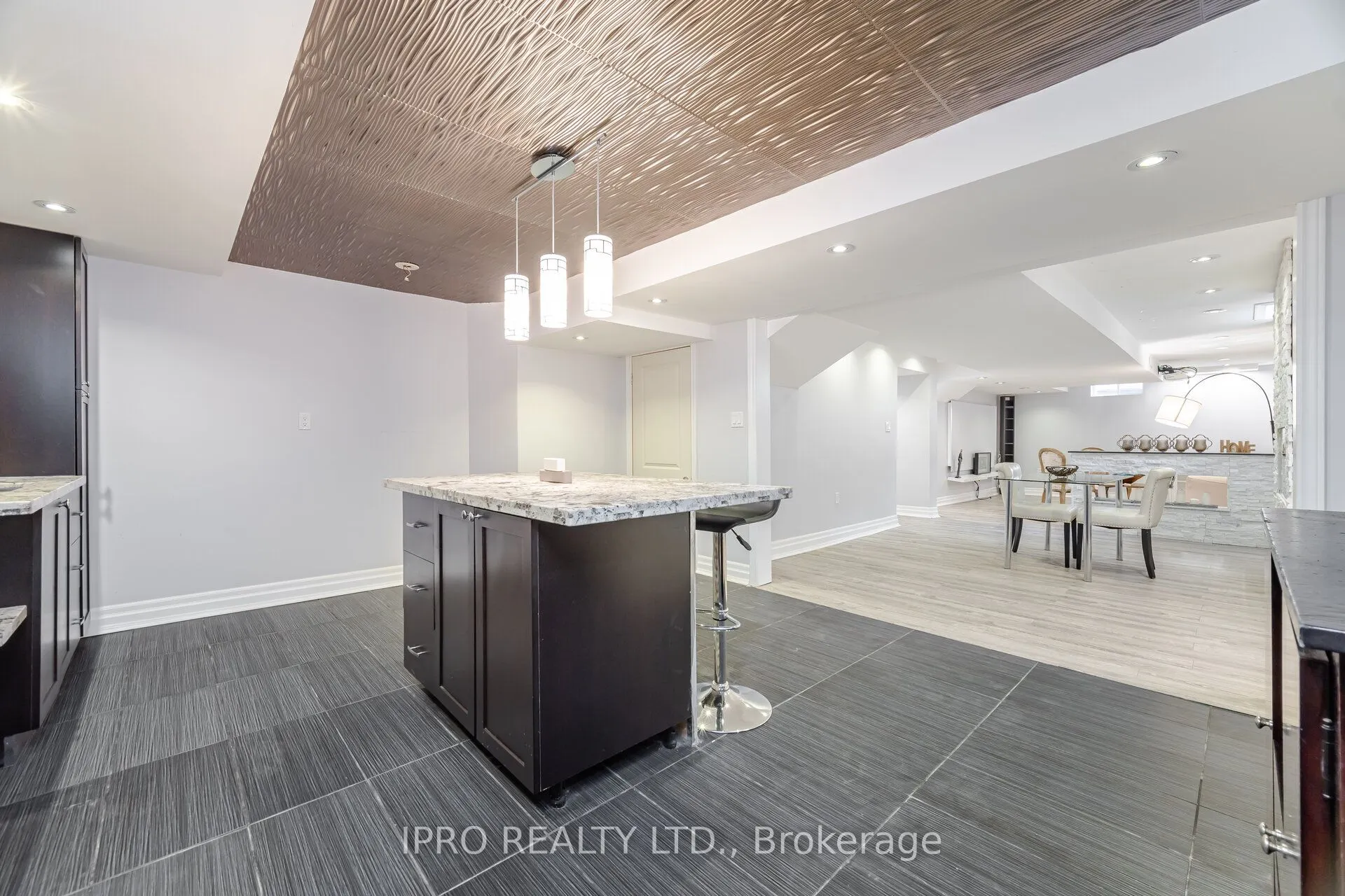 2185 Highcliffe Way