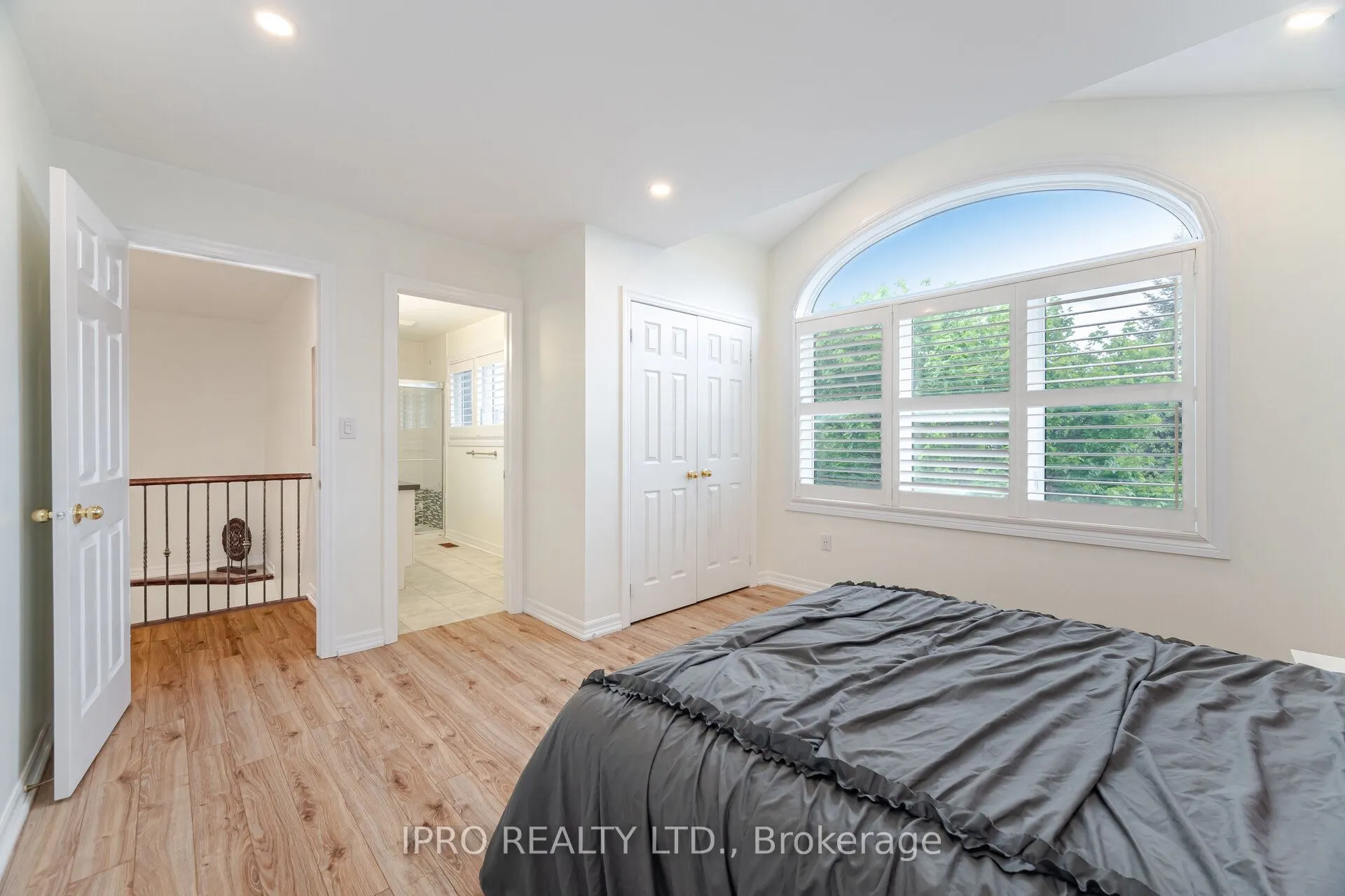 2185 Highcliffe Way