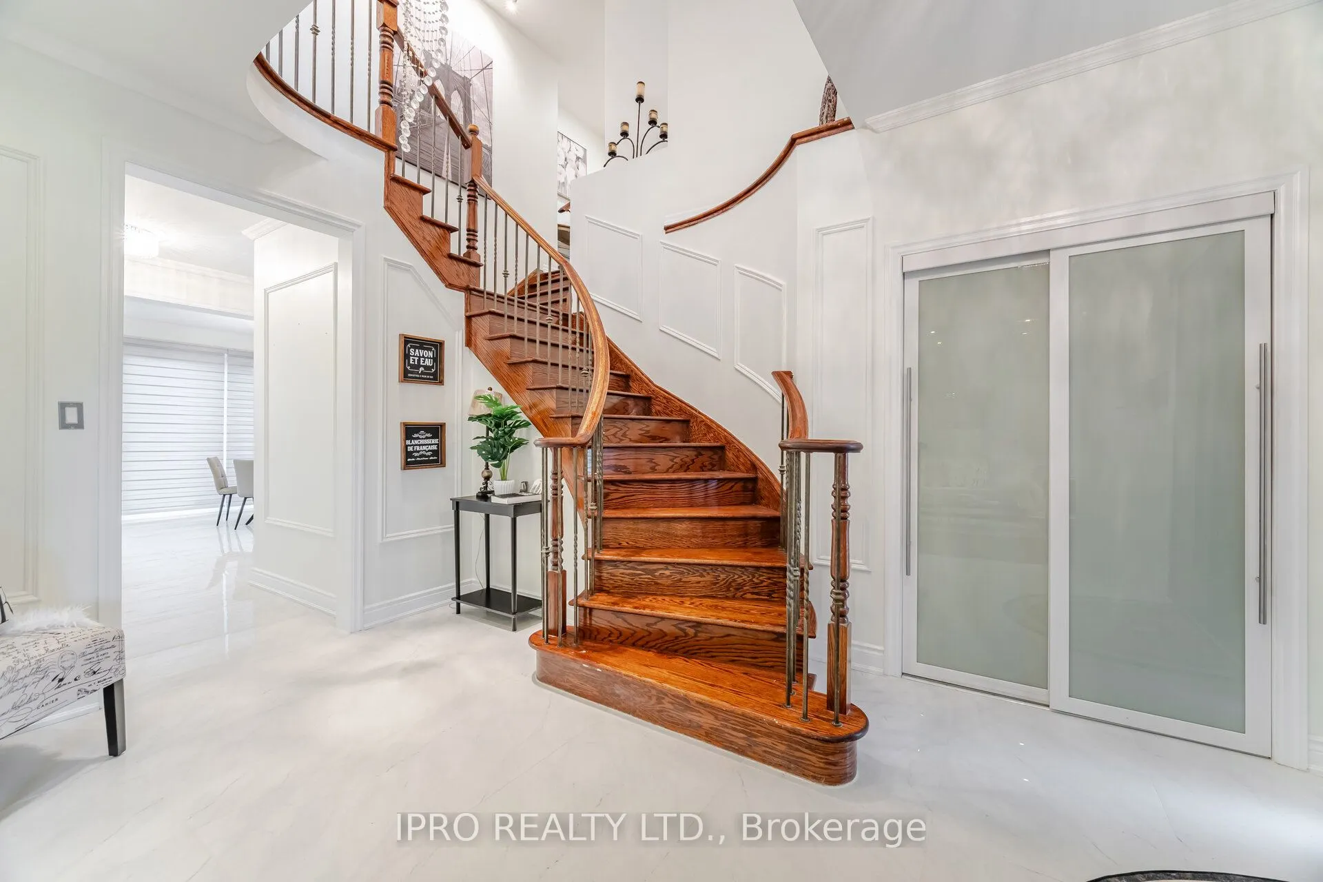 2185 Highcliffe Way