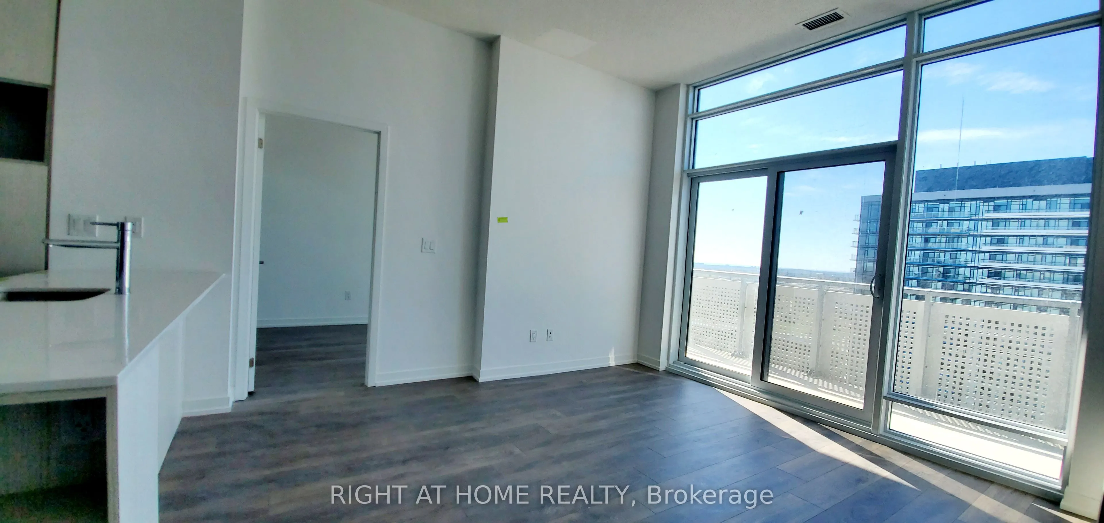 2520 Eglinton Avenue W, #1901