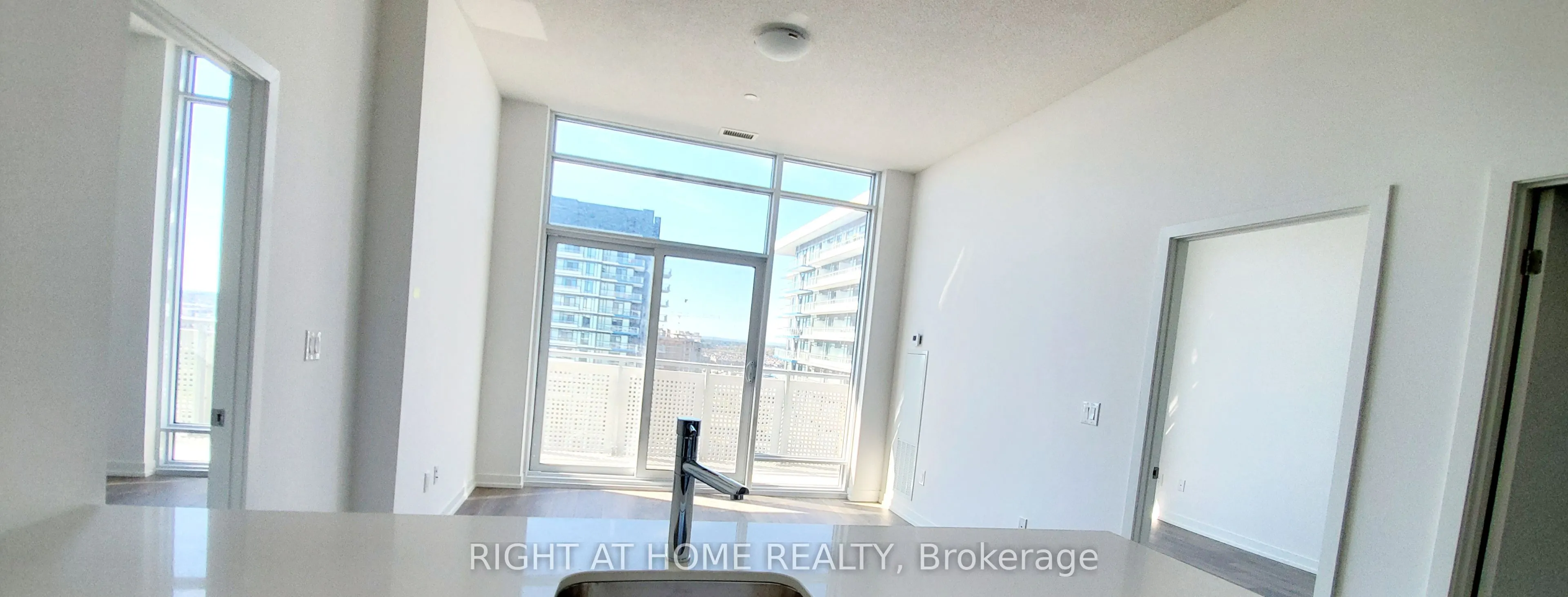2520 Eglinton Avenue W, #1901