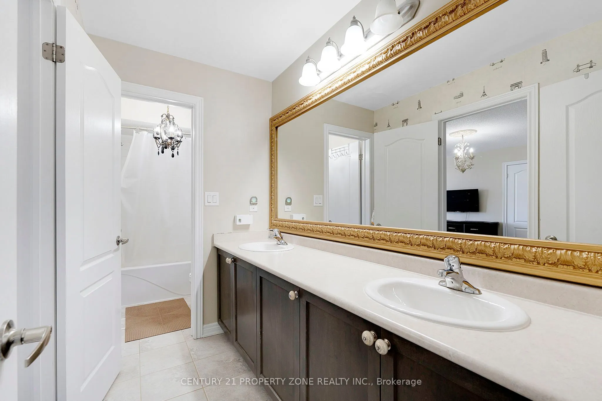 56 Gentle Fox Drive, #Upper