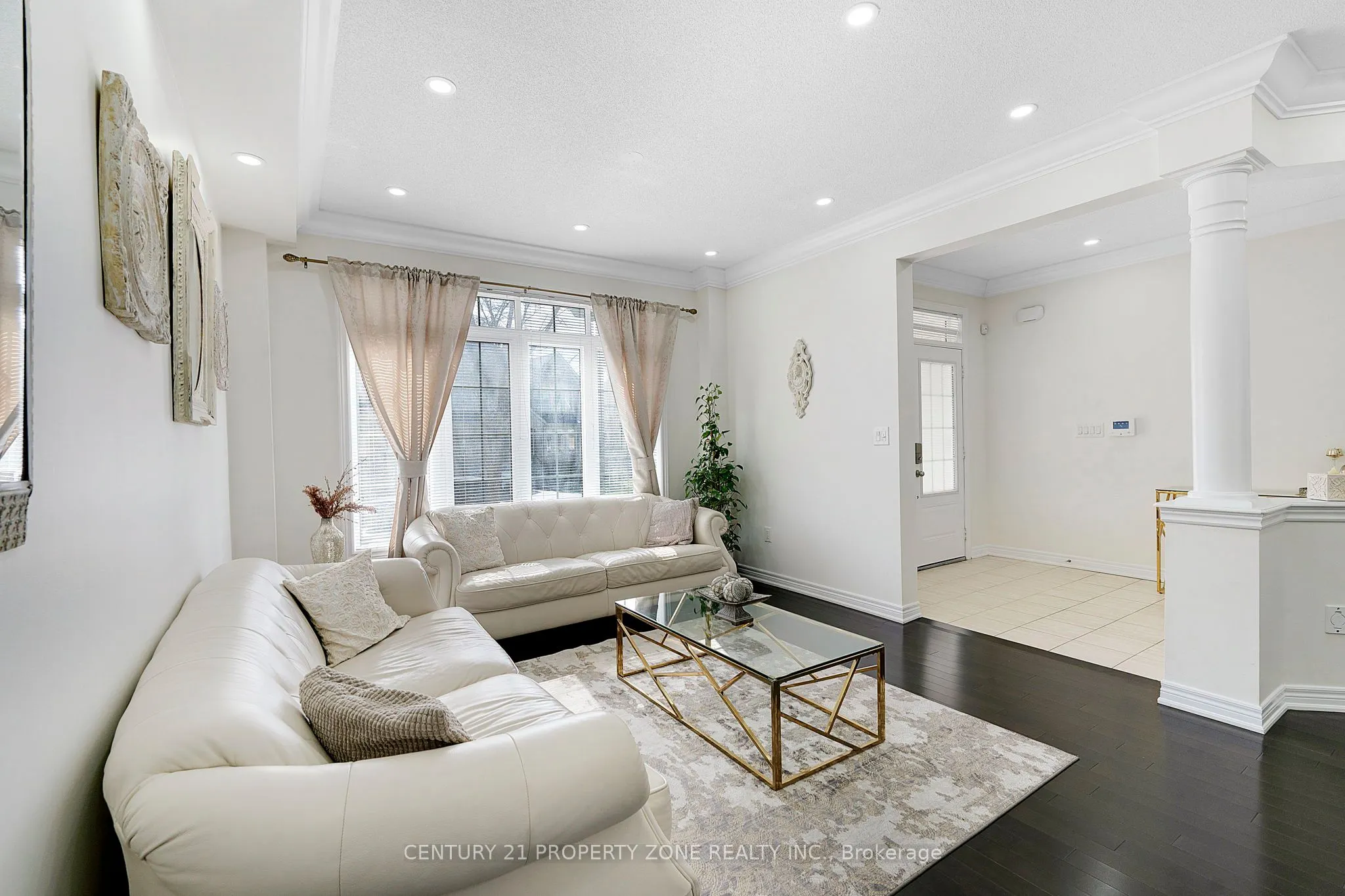 56 Gentle Fox Drive, #Upper