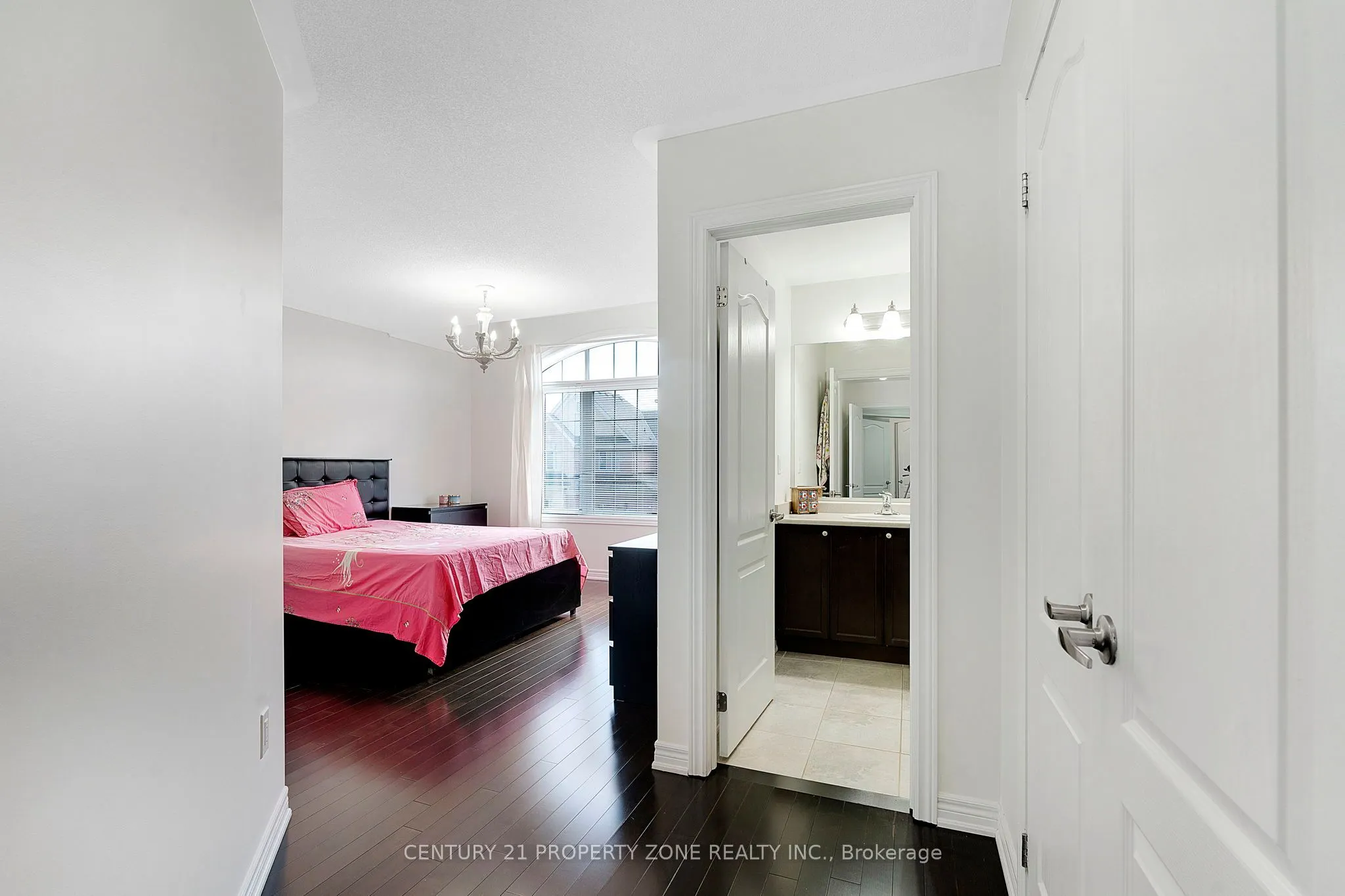 56 Gentle Fox Drive, #Upper