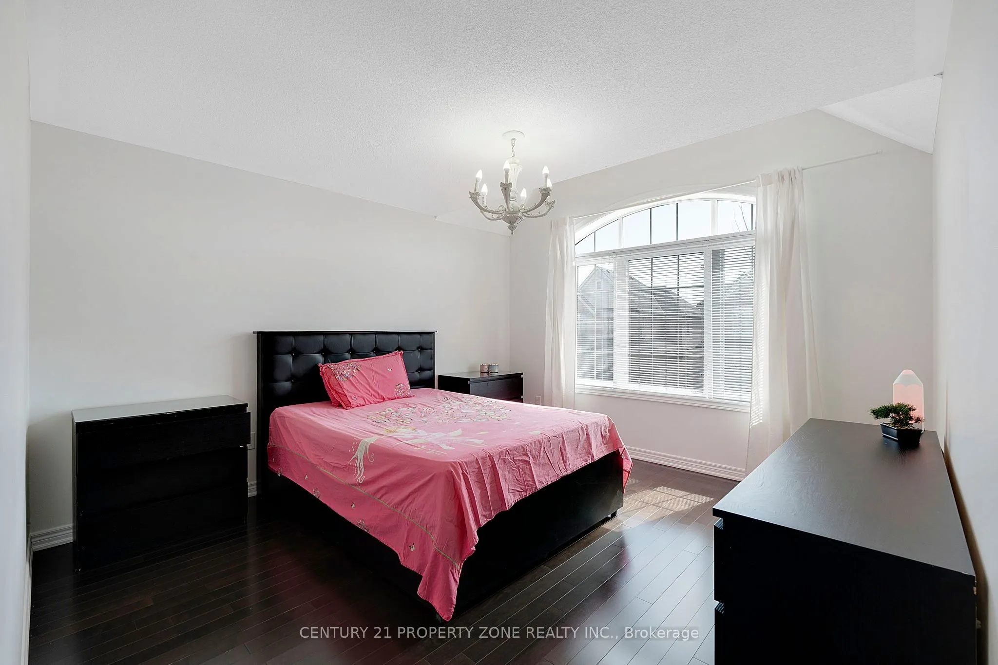 56 Gentle Fox Drive, #Upper