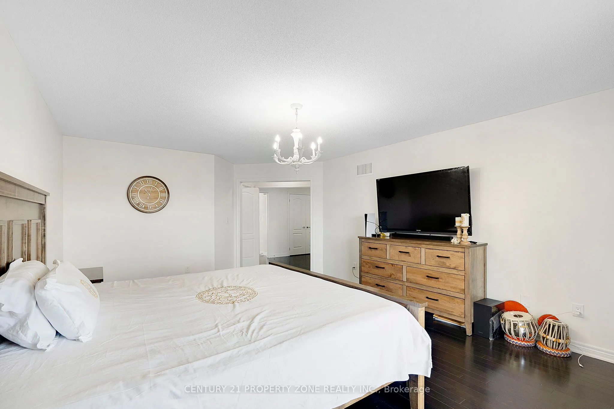 56 Gentle Fox Drive, #Upper
