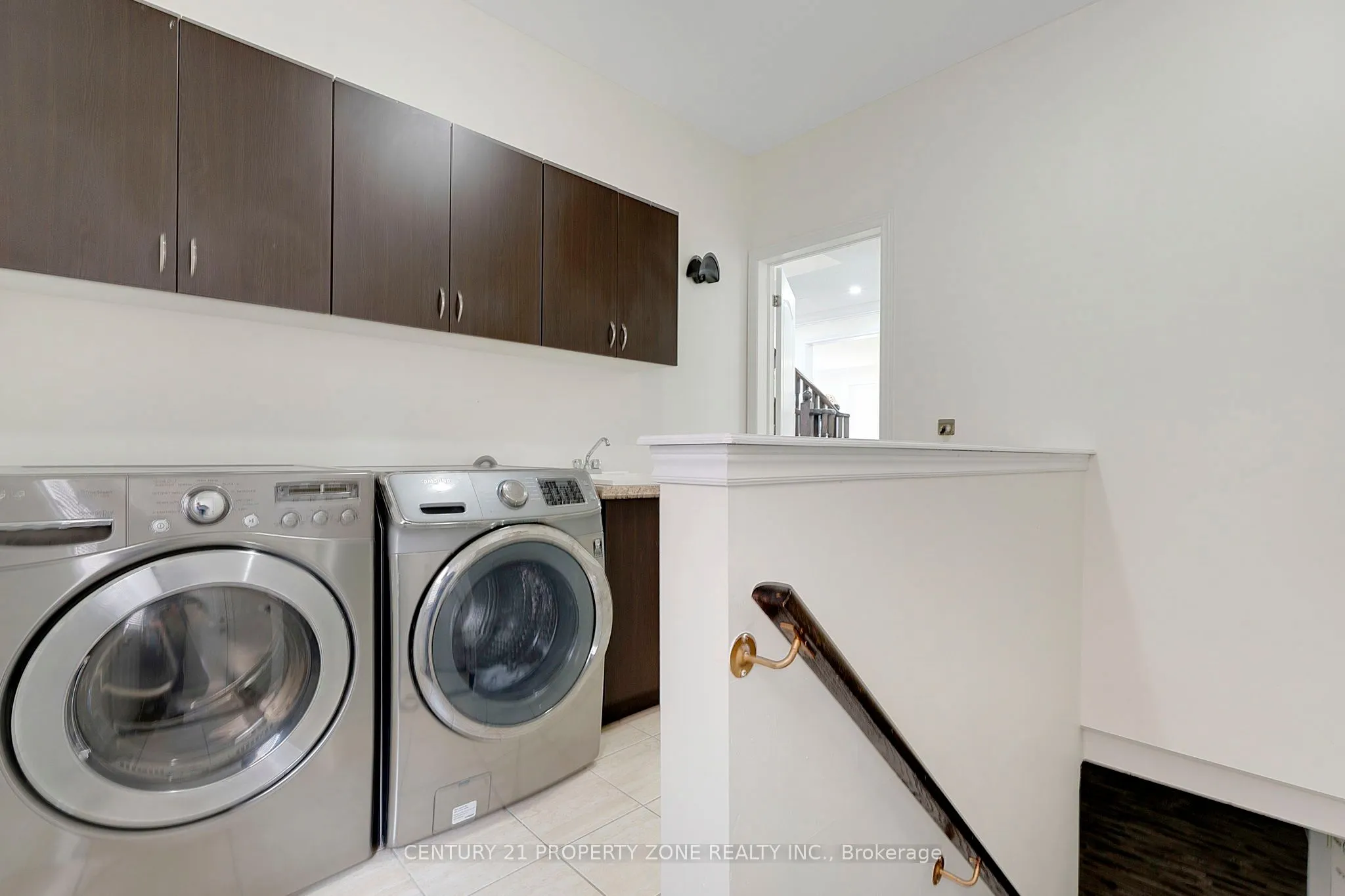 56 Gentle Fox Drive, #Upper