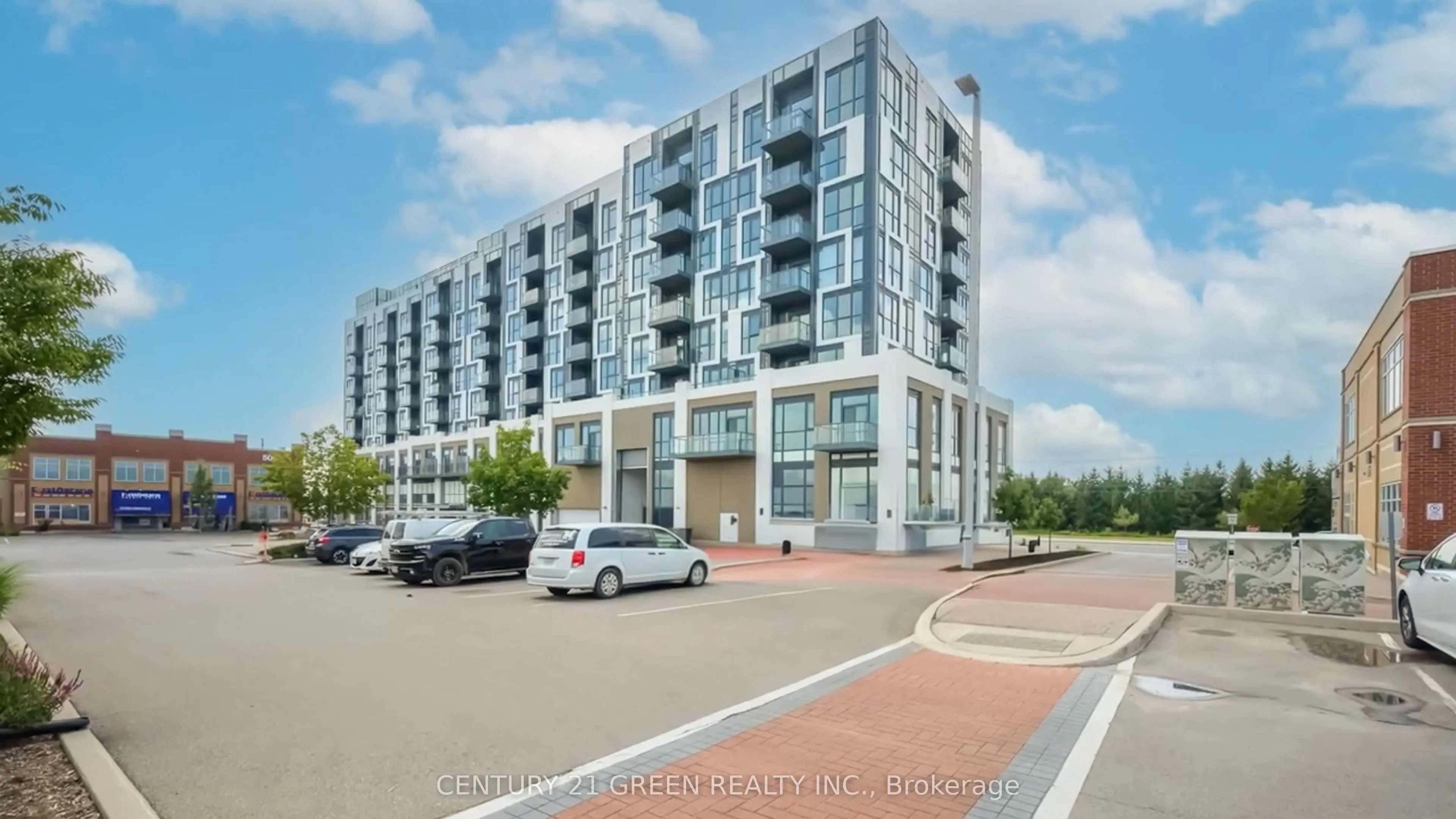 509 Dundas Street W, #506