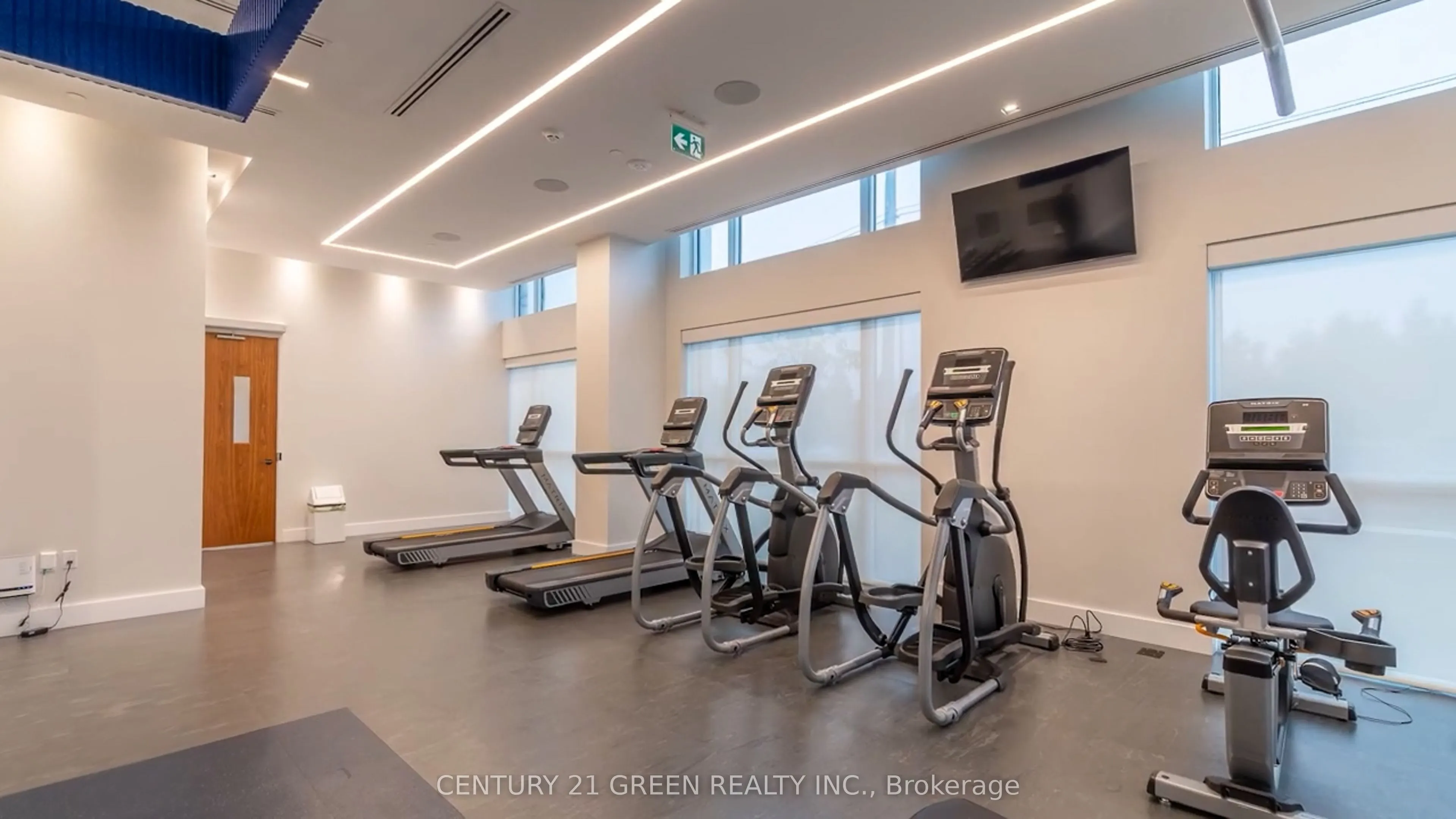 509 Dundas Street W, #506