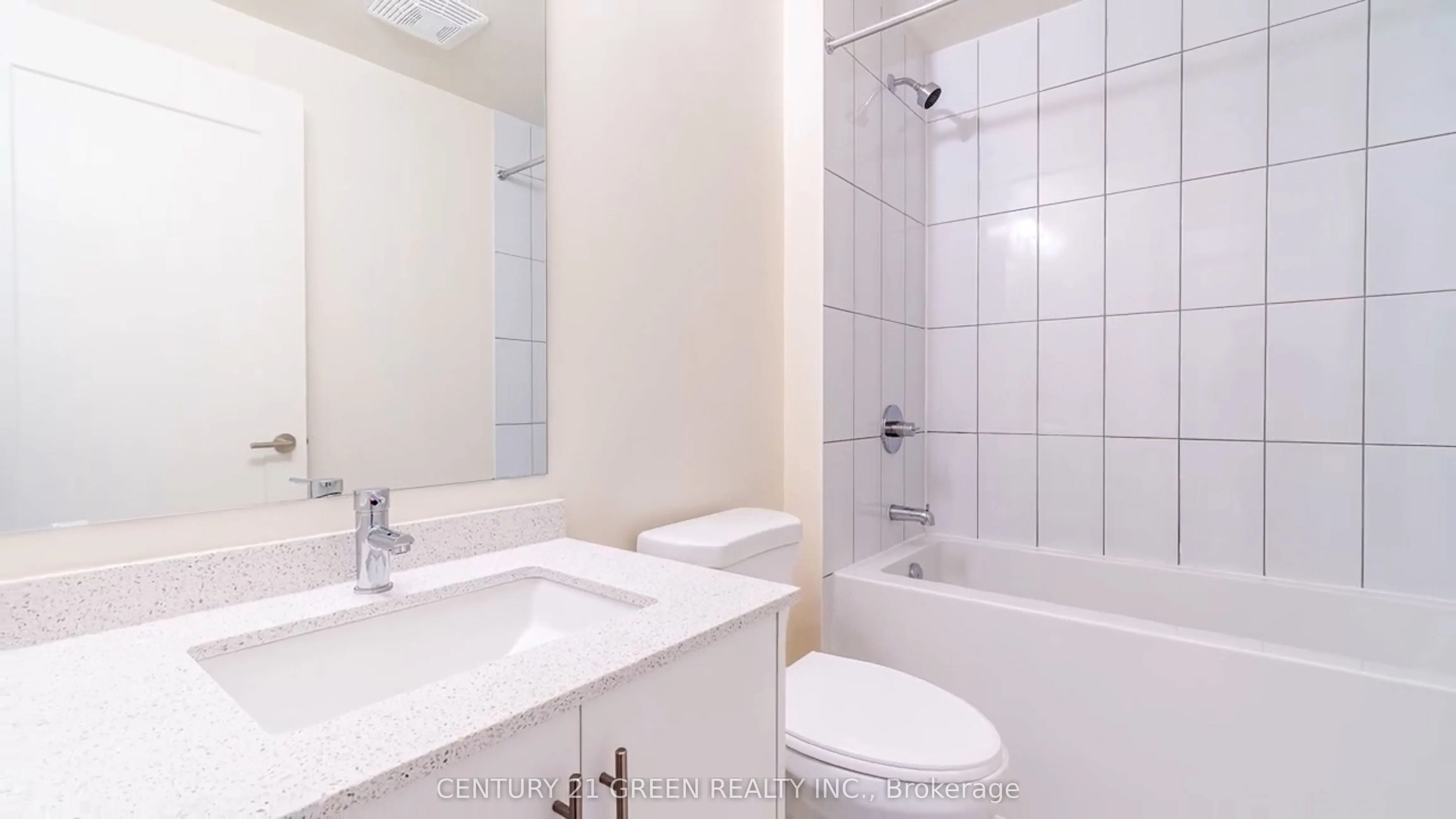 509 Dundas Street W, #506