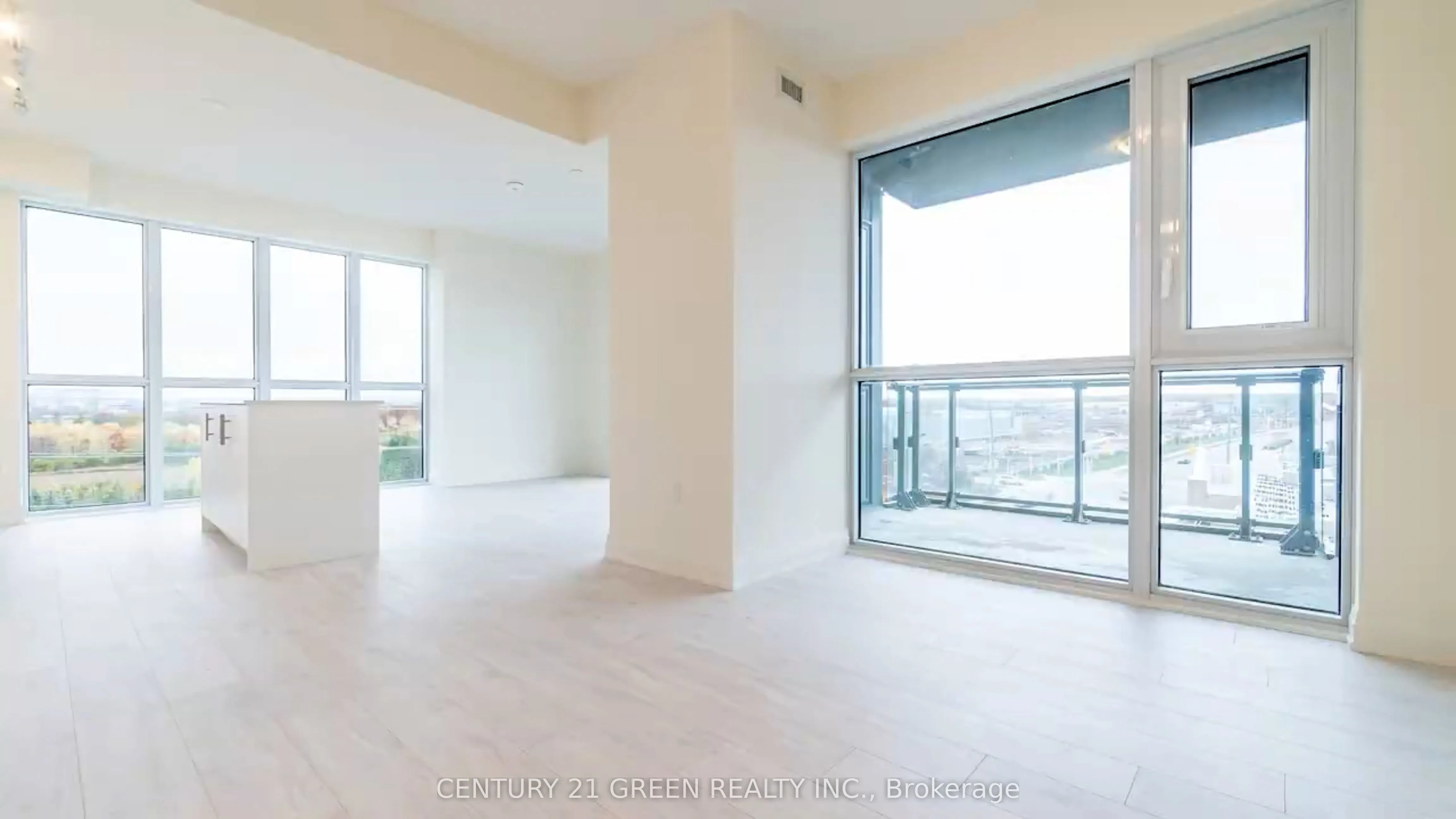 509 Dundas Street W, #506