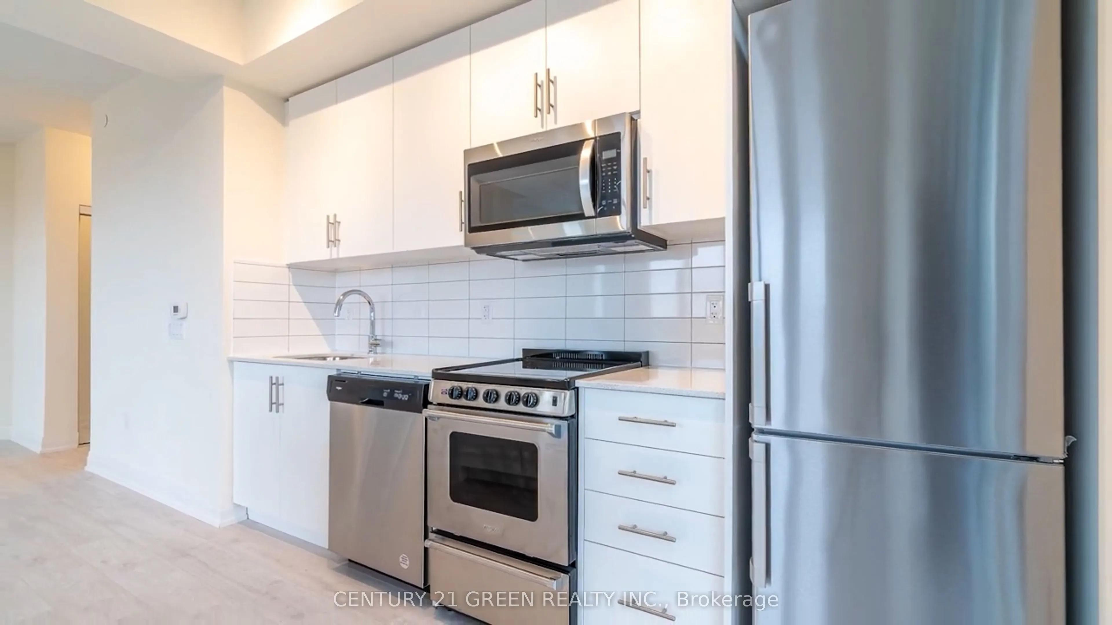 509 Dundas Street W, #506