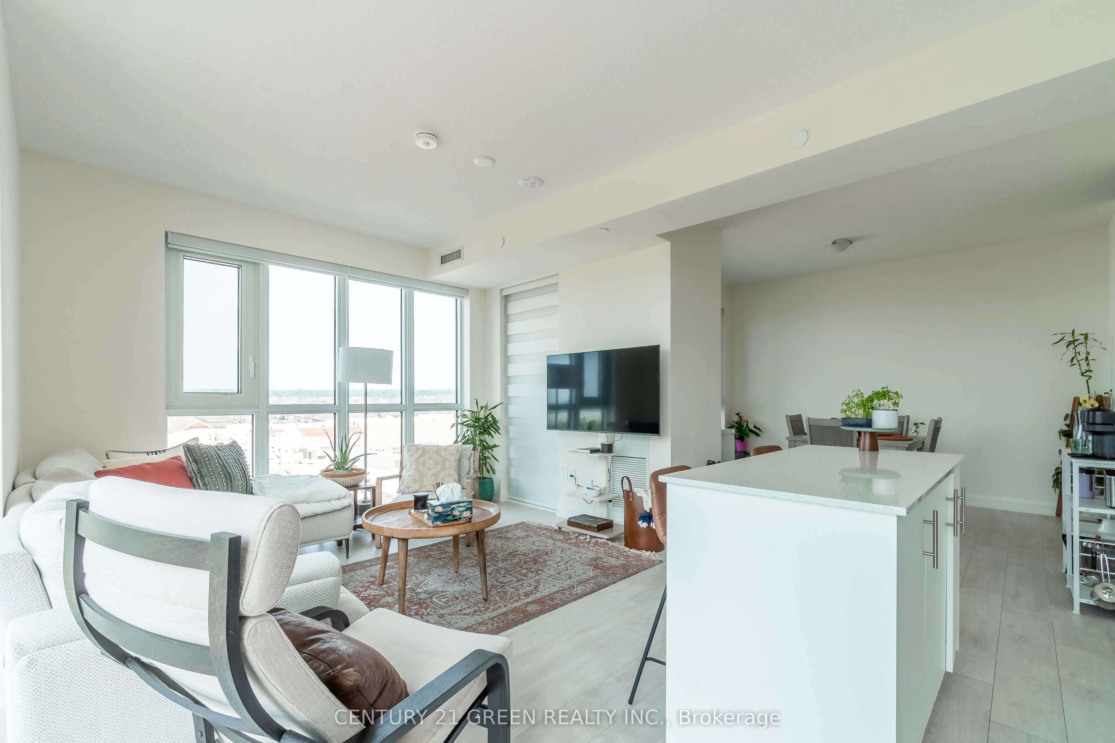 509 Dundas Street W, #506