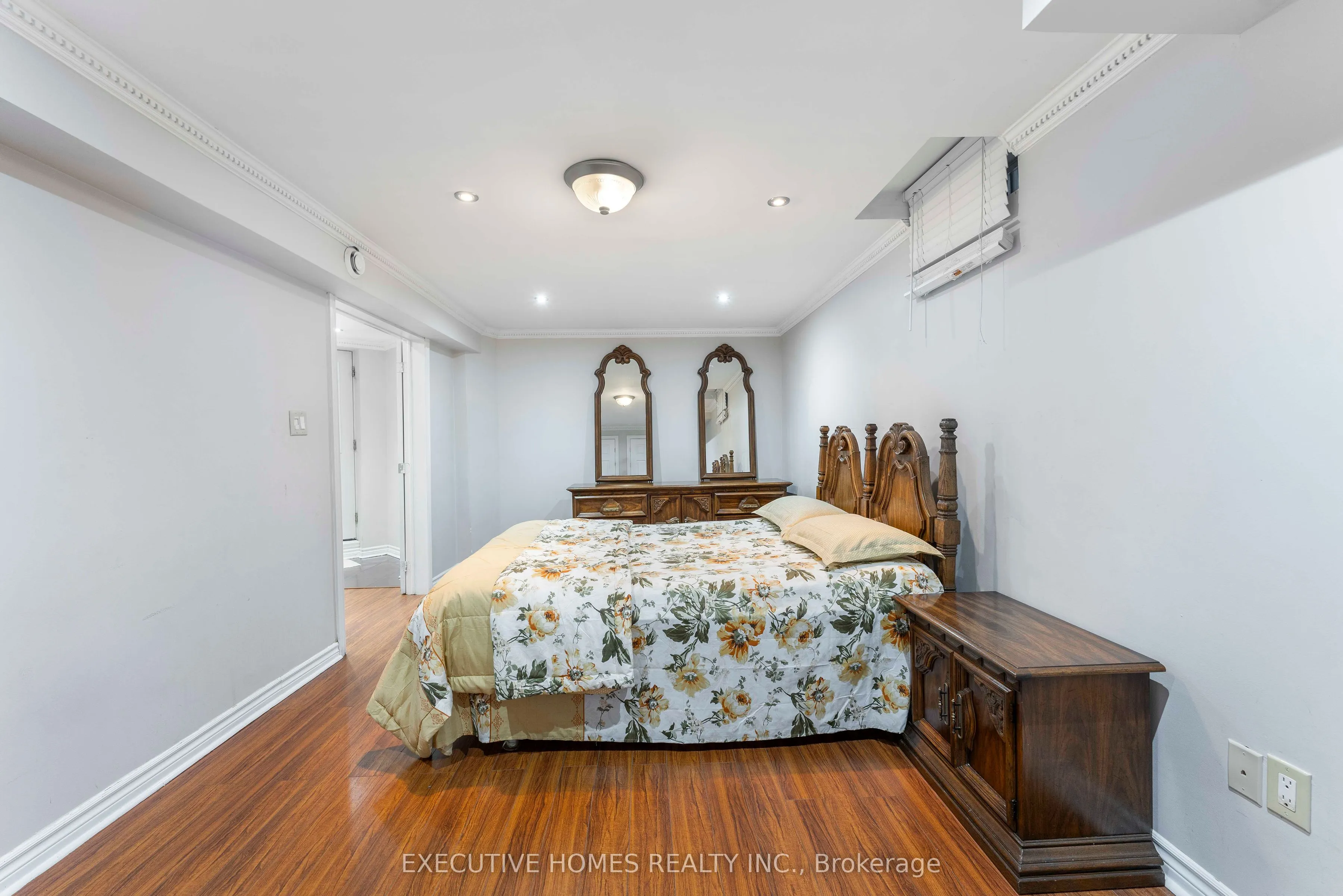 8 Shallimar Court