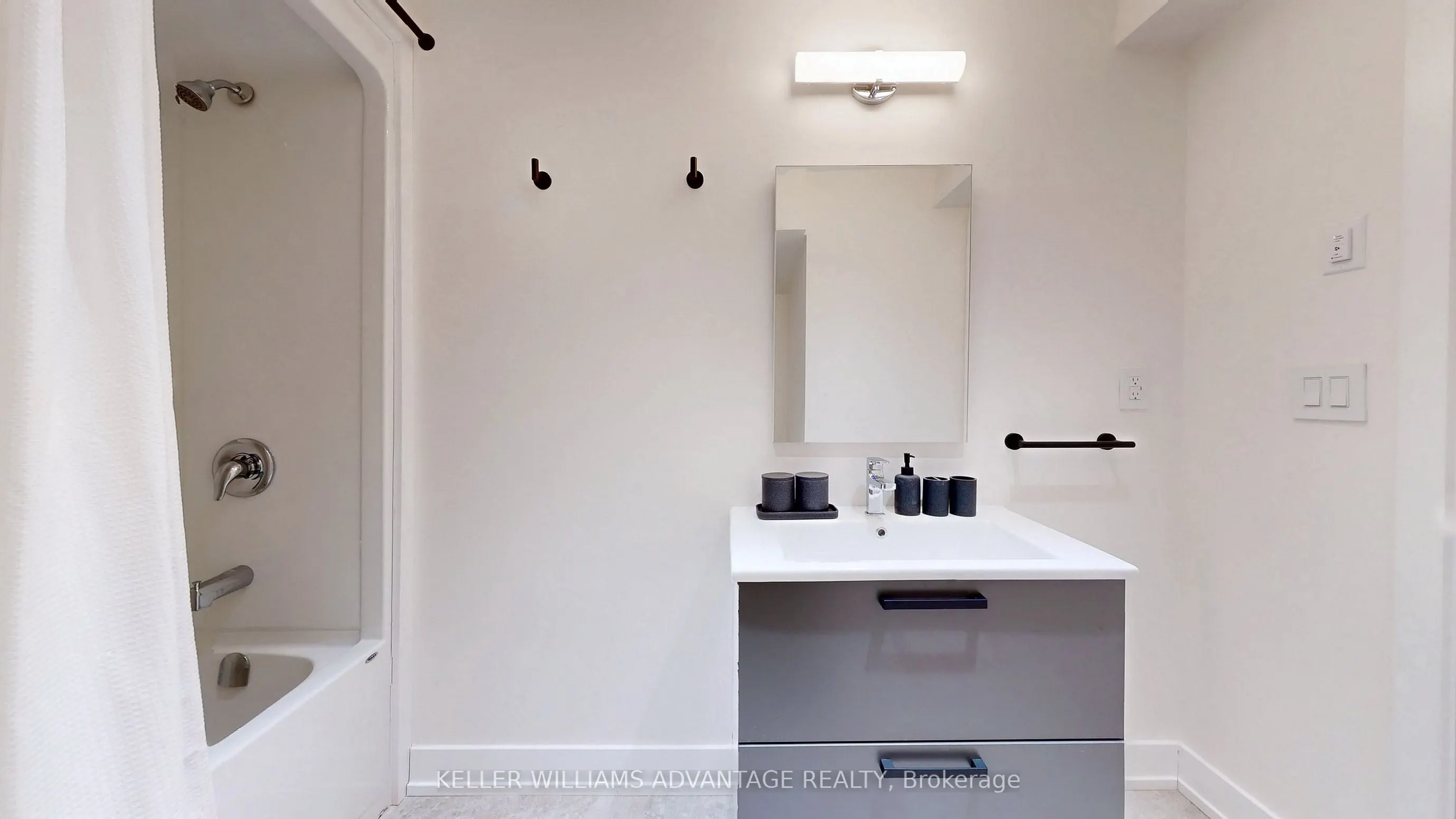 50 Castleton Avenue, #Unit 5