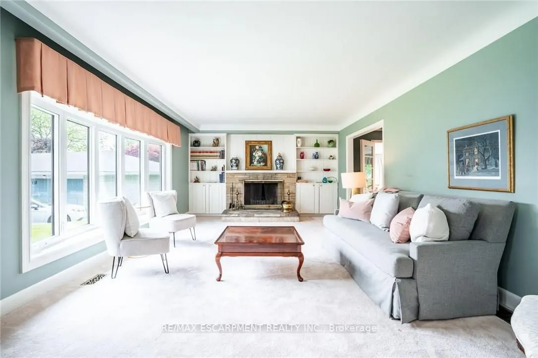 426 North Shore Boulevard W