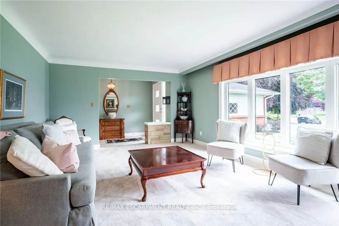 426 North Shore Boulevard W