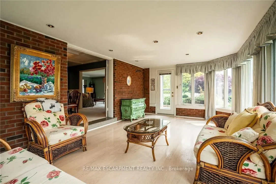 426 North Shore Boulevard W