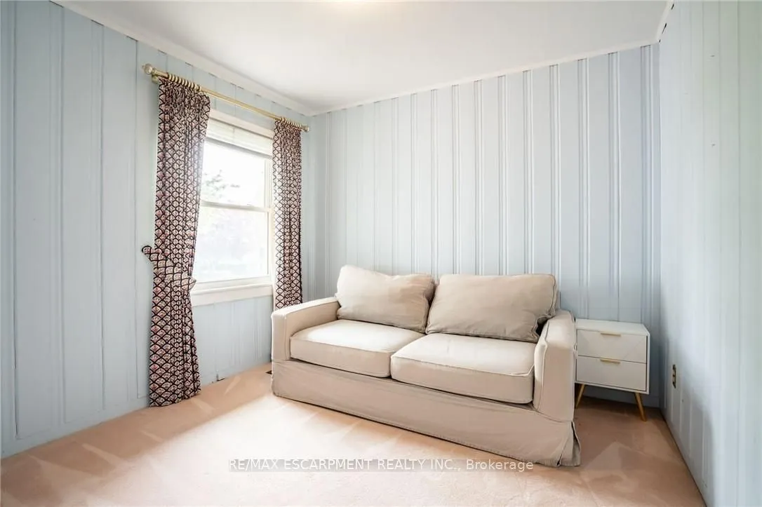 426 North Shore Boulevard W