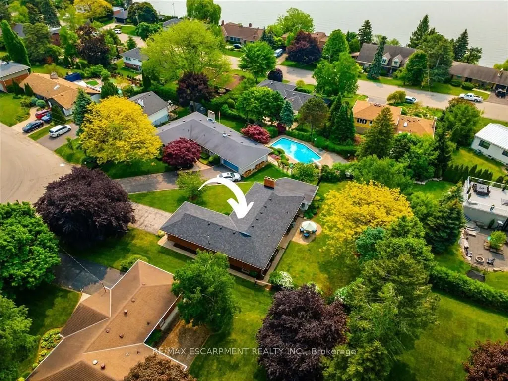 426 North Shore Boulevard W
