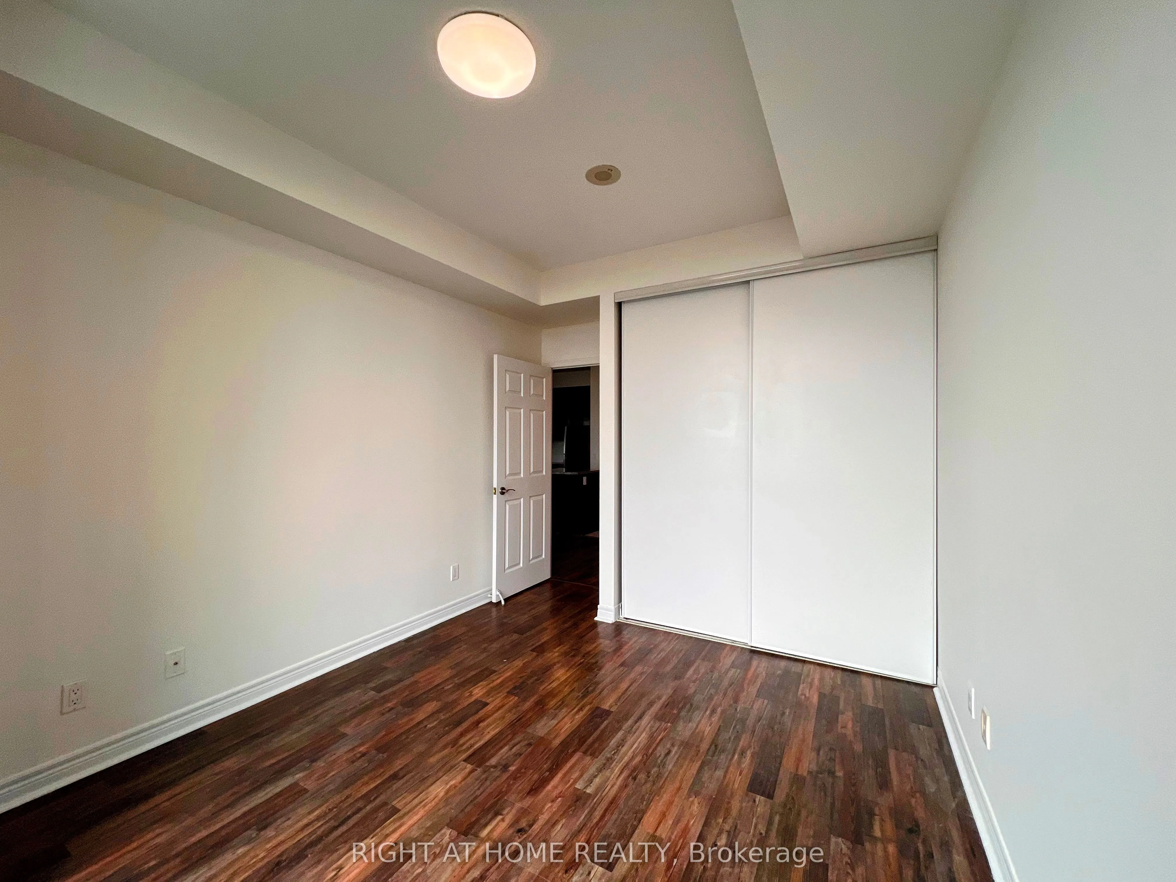 339 Rathburn Road W, #1010
