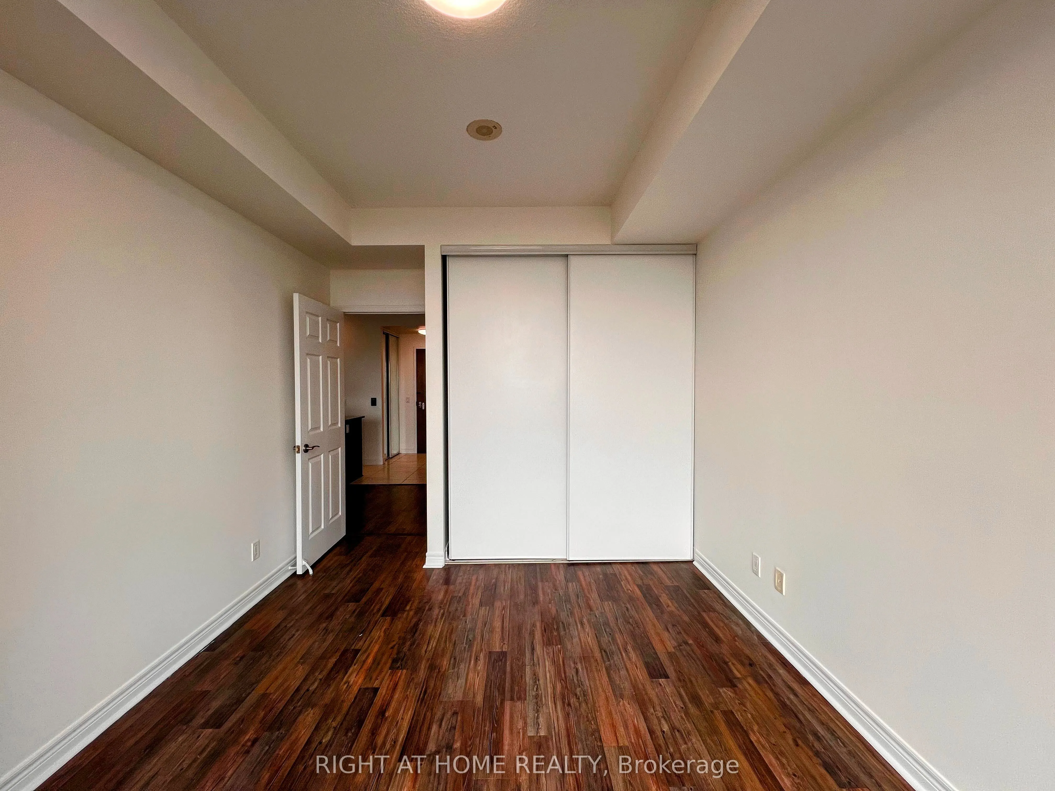 339 Rathburn Road W, #1010