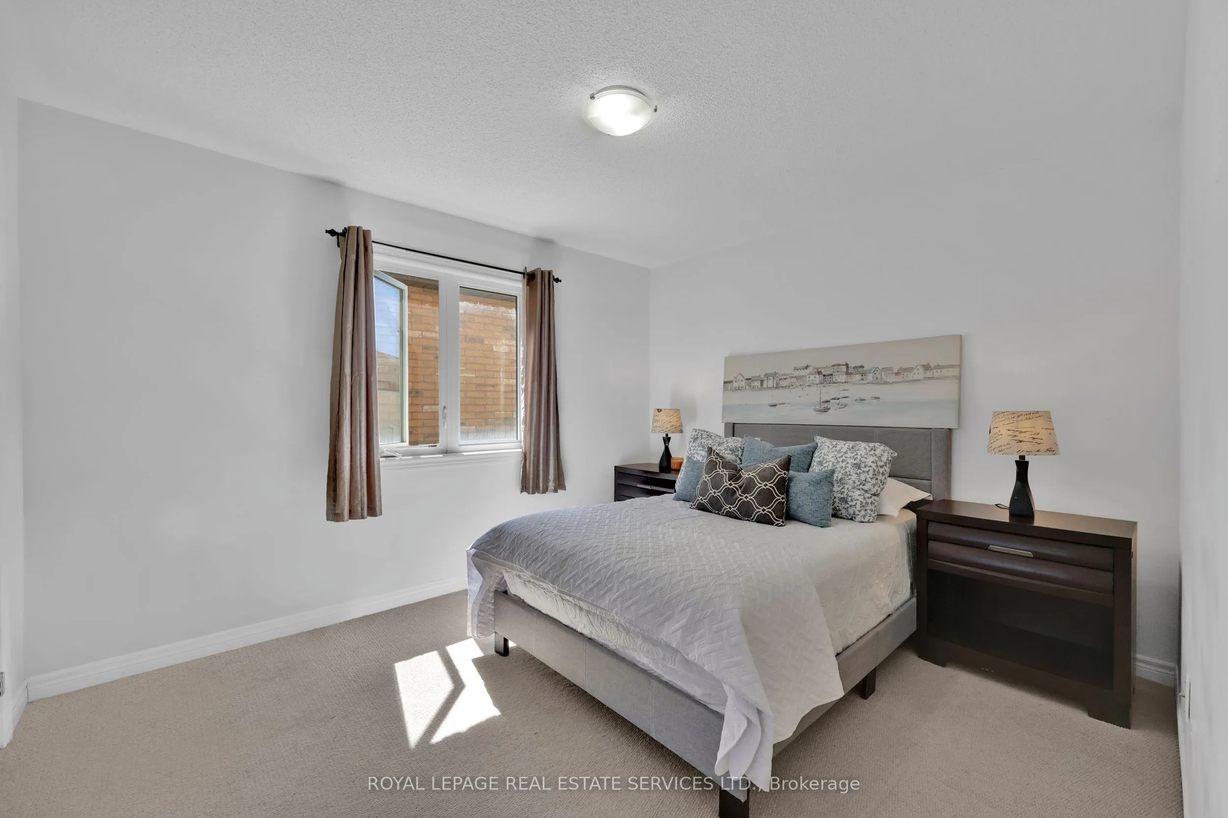 60 Valleyway Drive W