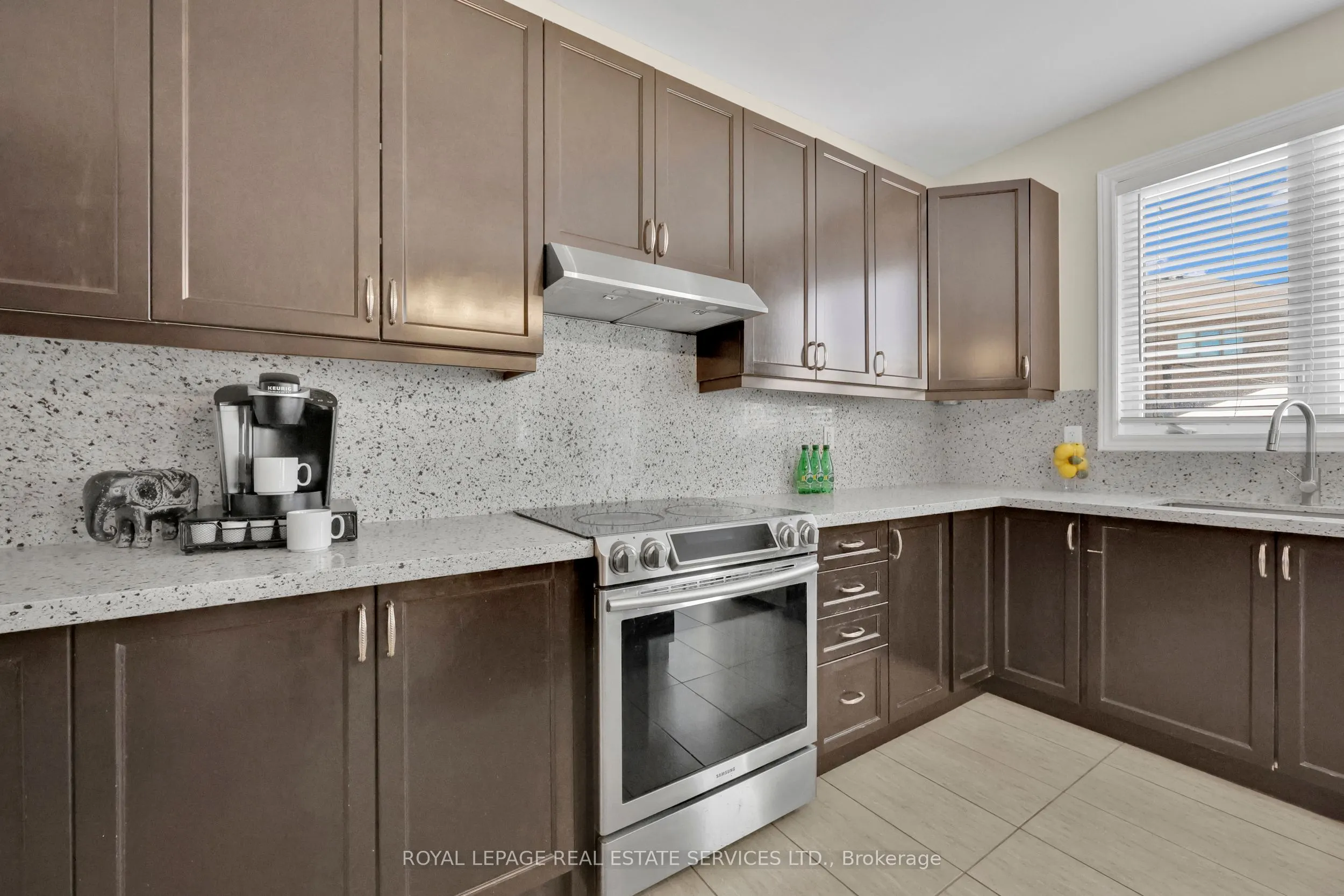 60 Valleyway Drive W