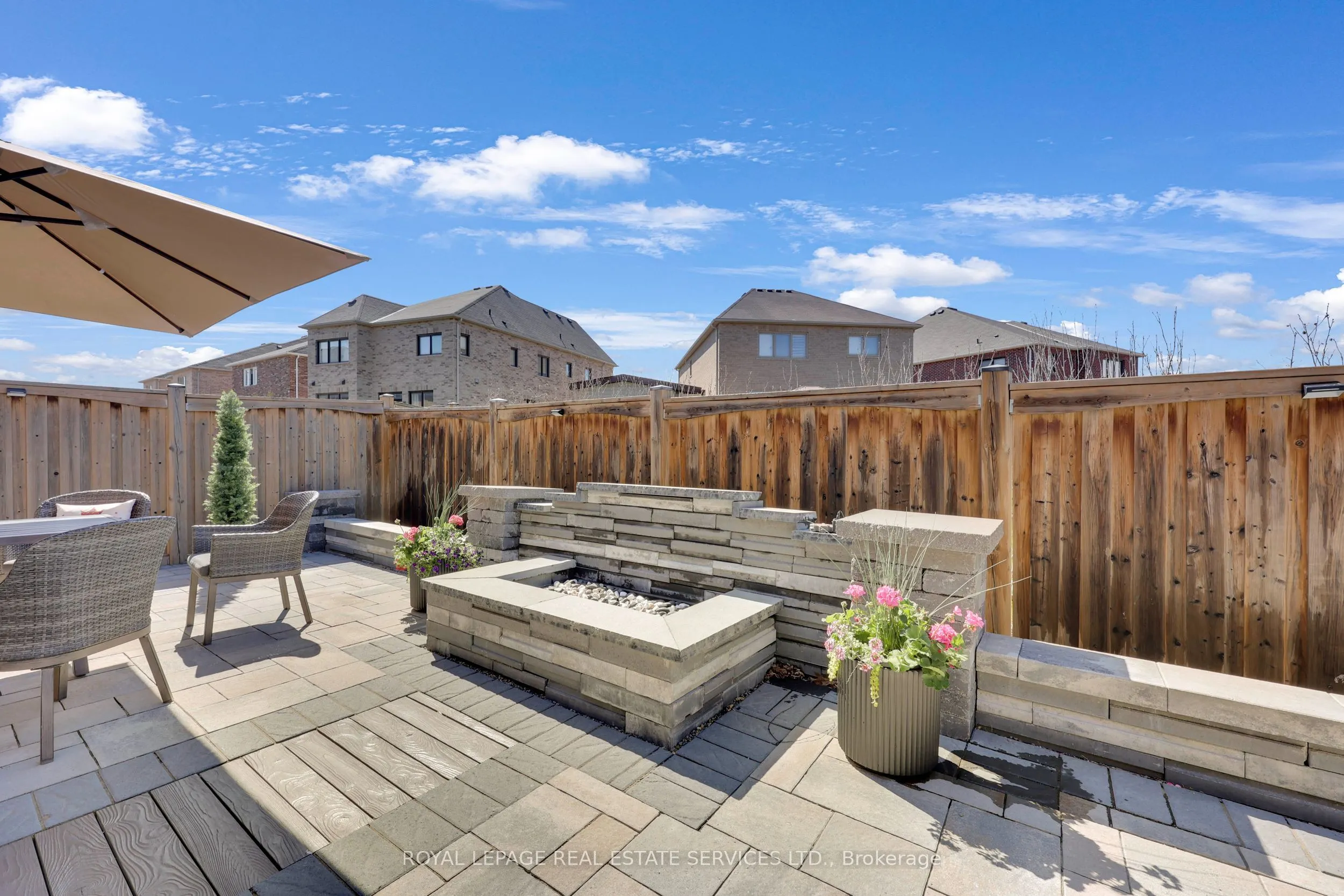 60 Valleyway Drive W