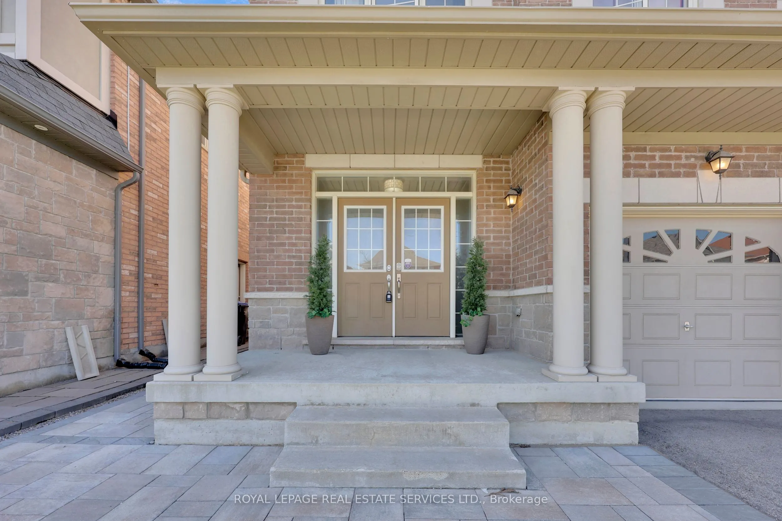 60 Valleyway Drive W