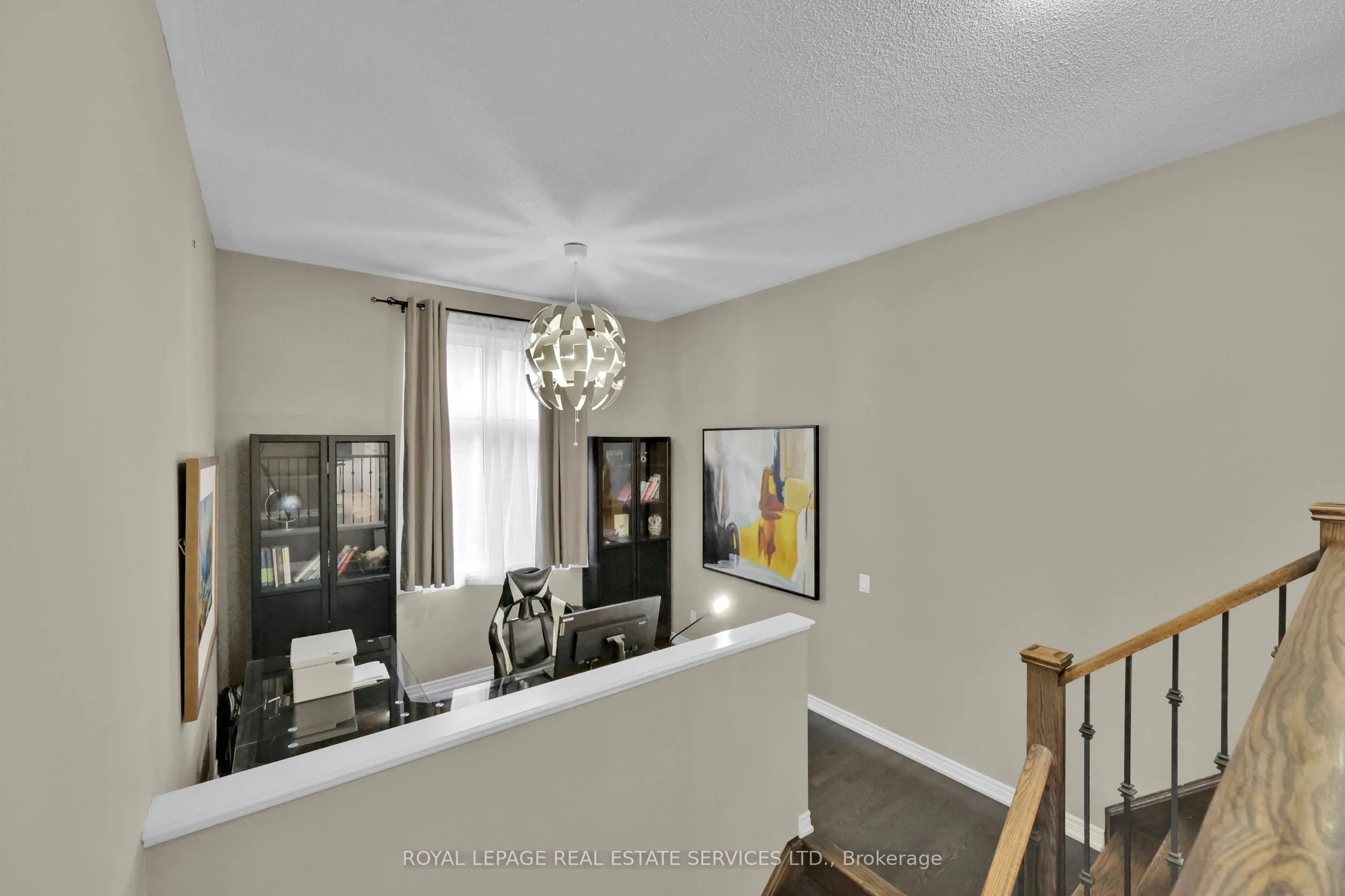 60 Valleyway Drive W