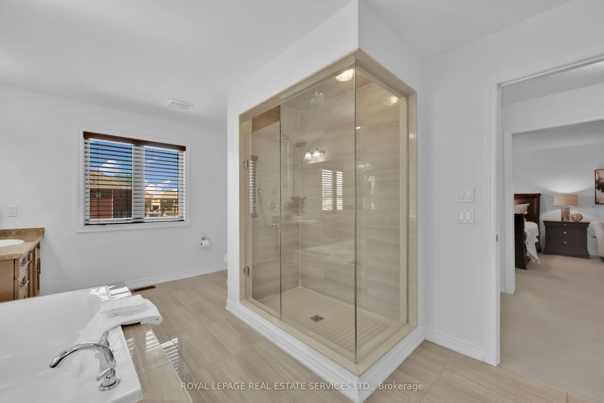 60 Valleyway Drive W