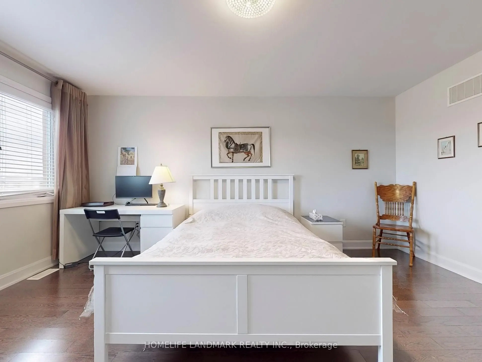 813 Banks Crescent