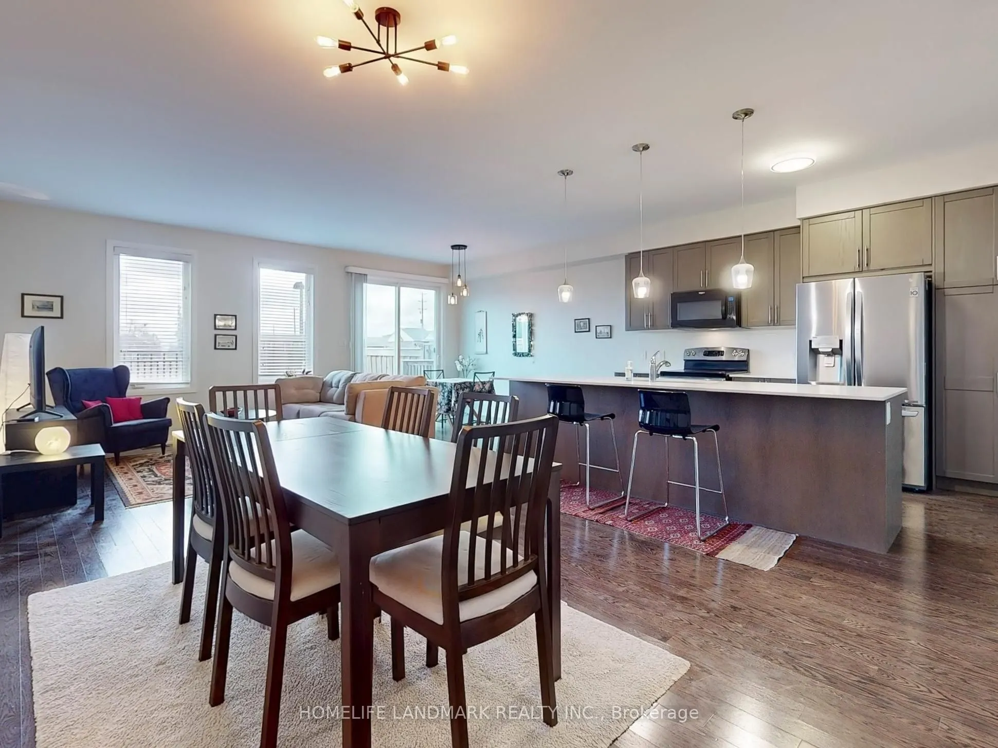 813 Banks Crescent