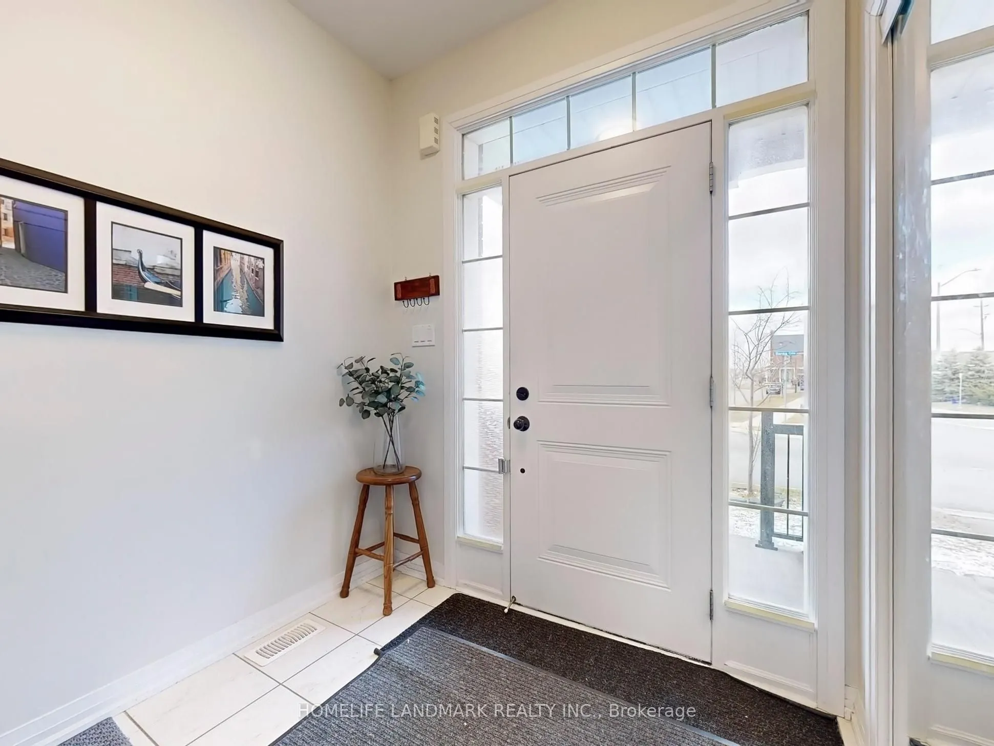 813 Banks Crescent
