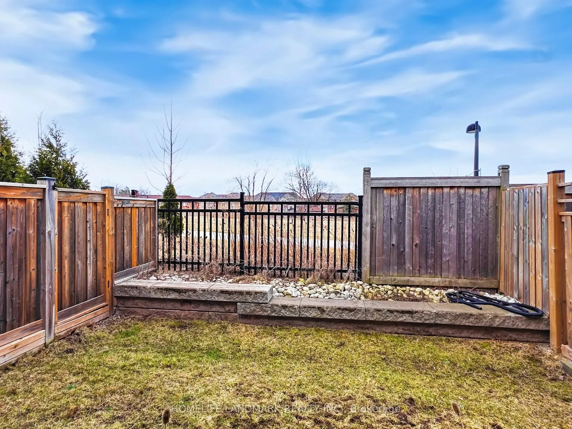 813 Banks Crescent