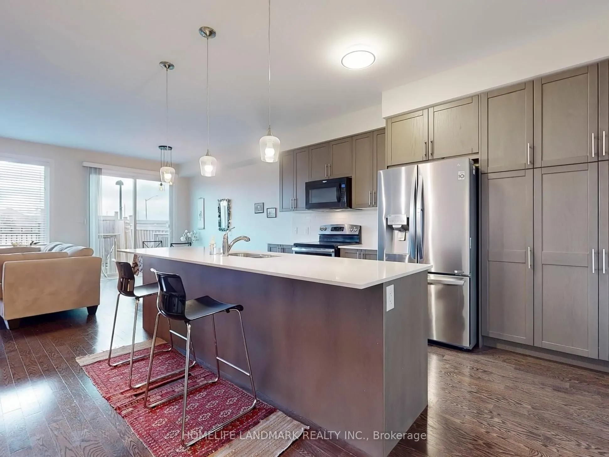 813 Banks Crescent